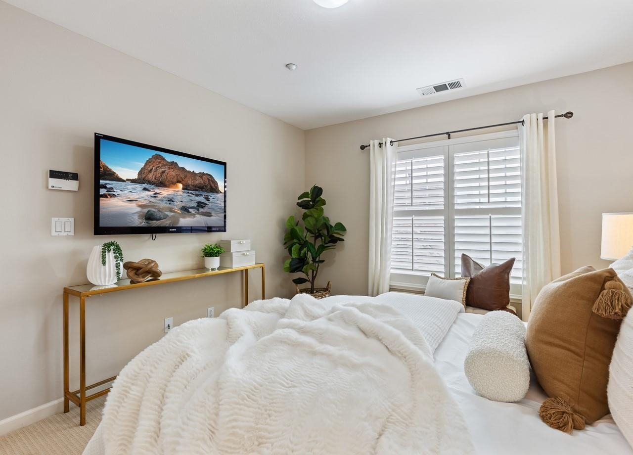 Detail Gallery Image 28 of 38 For 6020 Hillbrook Pl, Dublin,  CA 94568 - 3 Beds | 3/1 Baths