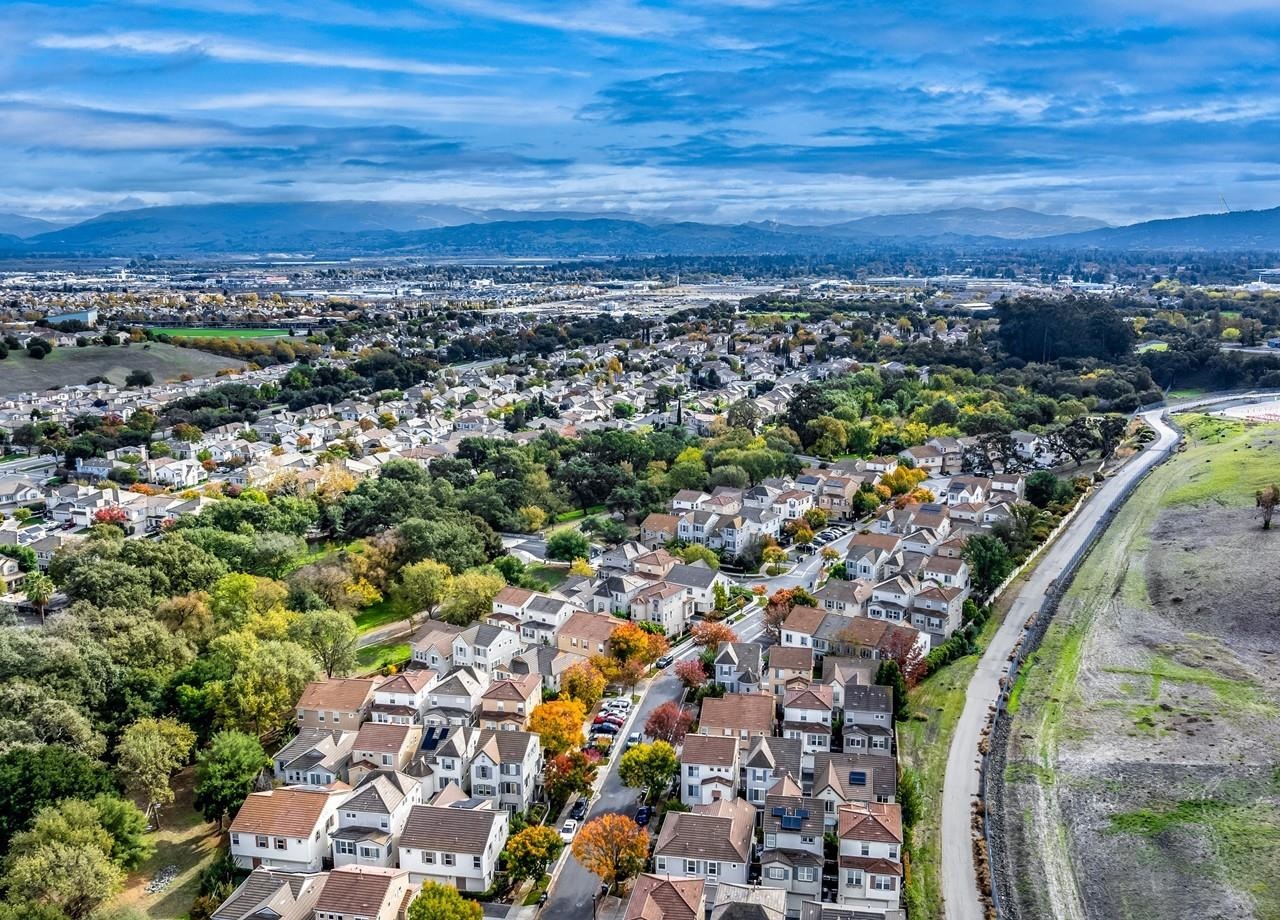 Detail Gallery Image 37 of 38 For 6020 Hillbrook Pl, Dublin,  CA 94568 - 3 Beds | 3/1 Baths