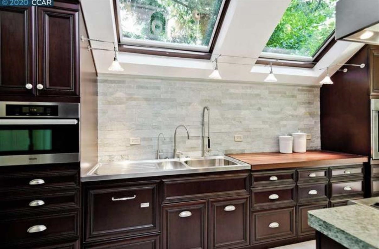 Detail Gallery Image 10 of 25 For 136 El Centro, Diablo,  CA 94528 - 2 Beds | 2/1 Baths