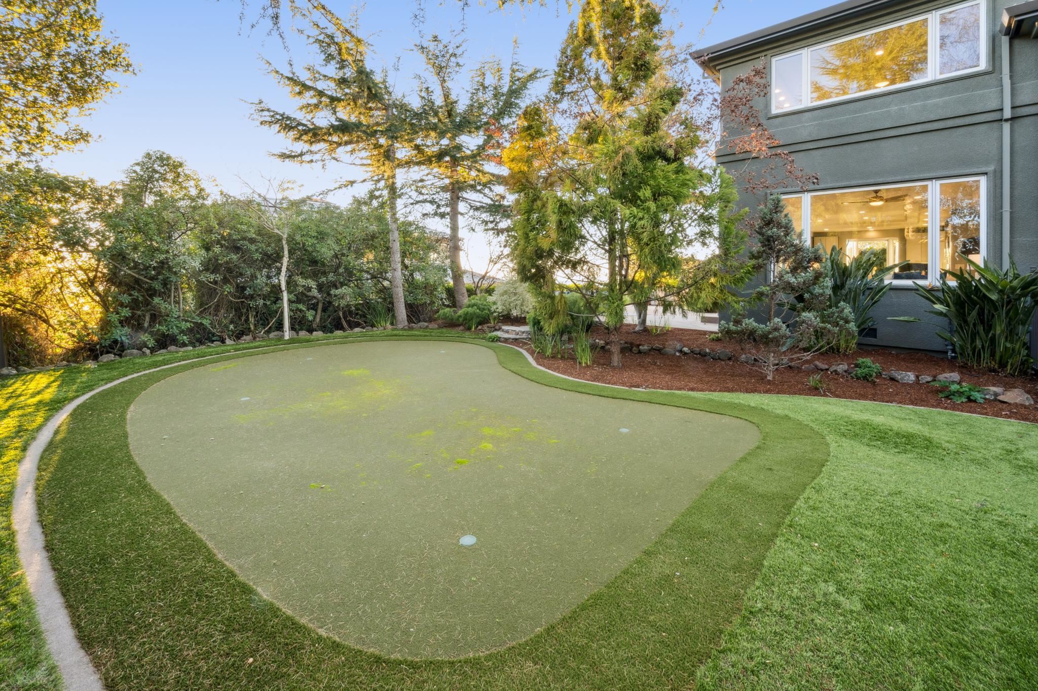 Detail Gallery Image 7 of 60 For 6000 Contra Costa Road, Oakland,  CA 94618 - 5 Beds | 3 Baths