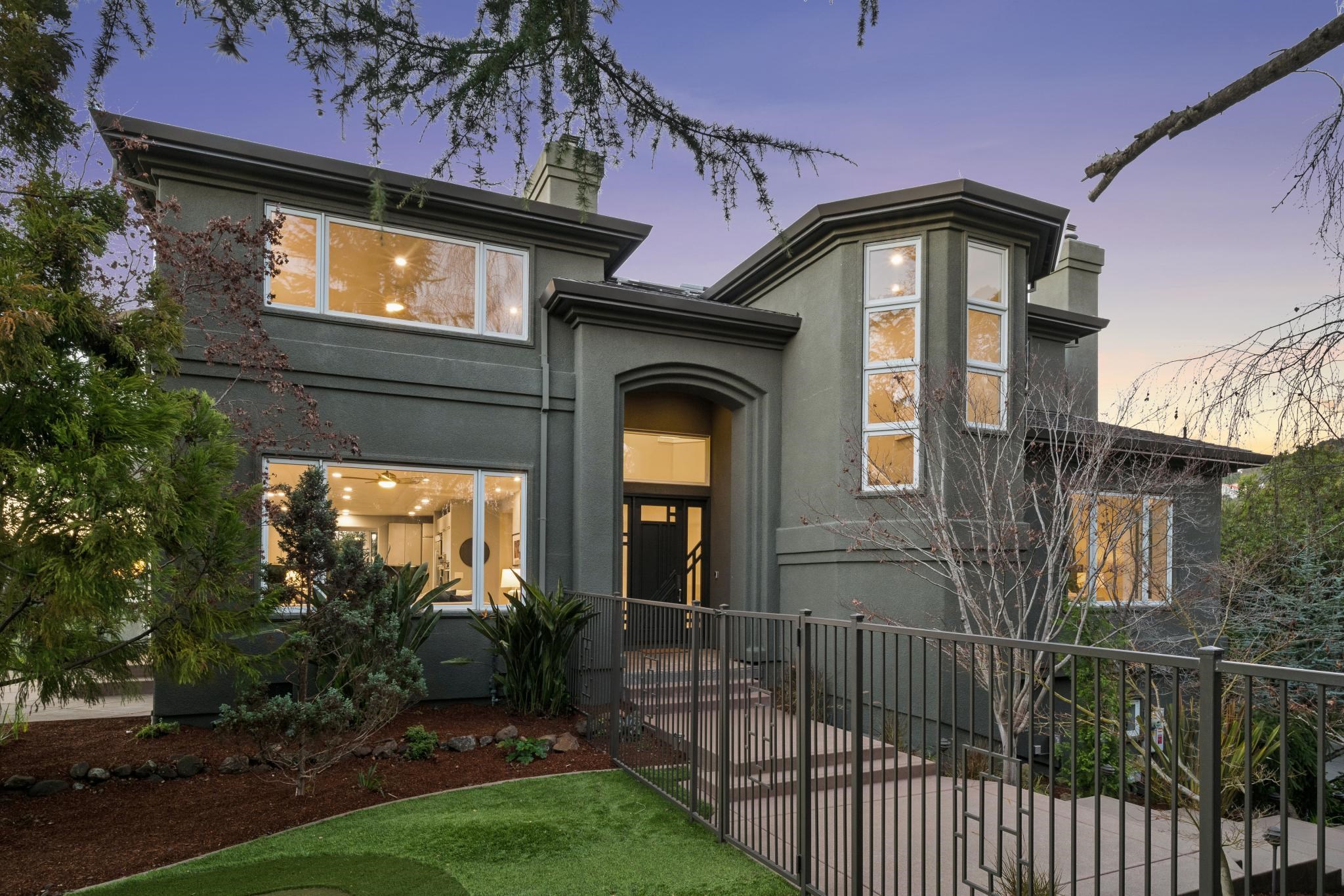 Detail Gallery Image 8 of 60 For 6000 Contra Costa Road, Oakland,  CA 94618 - 5 Beds | 3 Baths