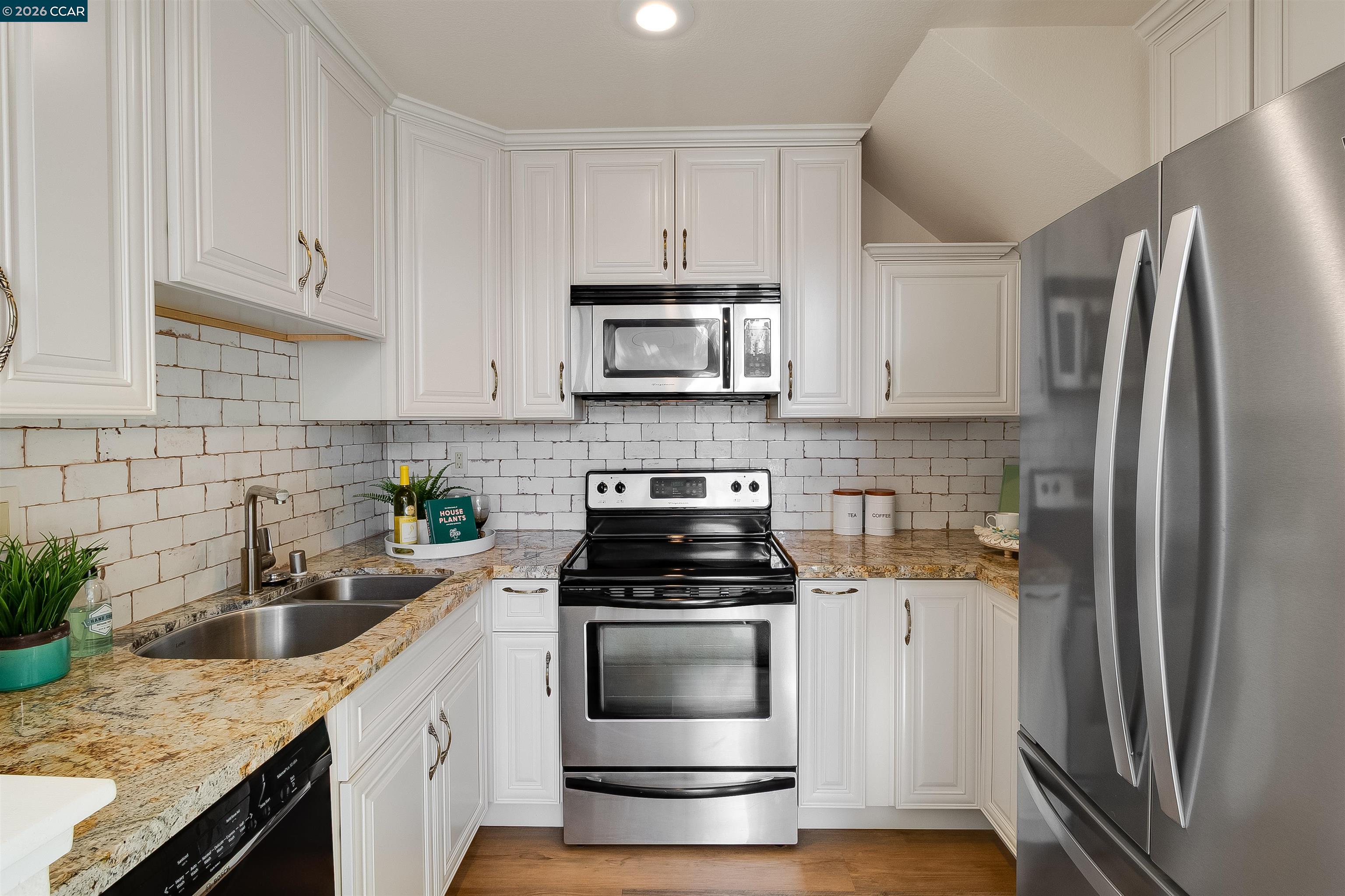 Photo #6: 41121731 Listing: Photo #6