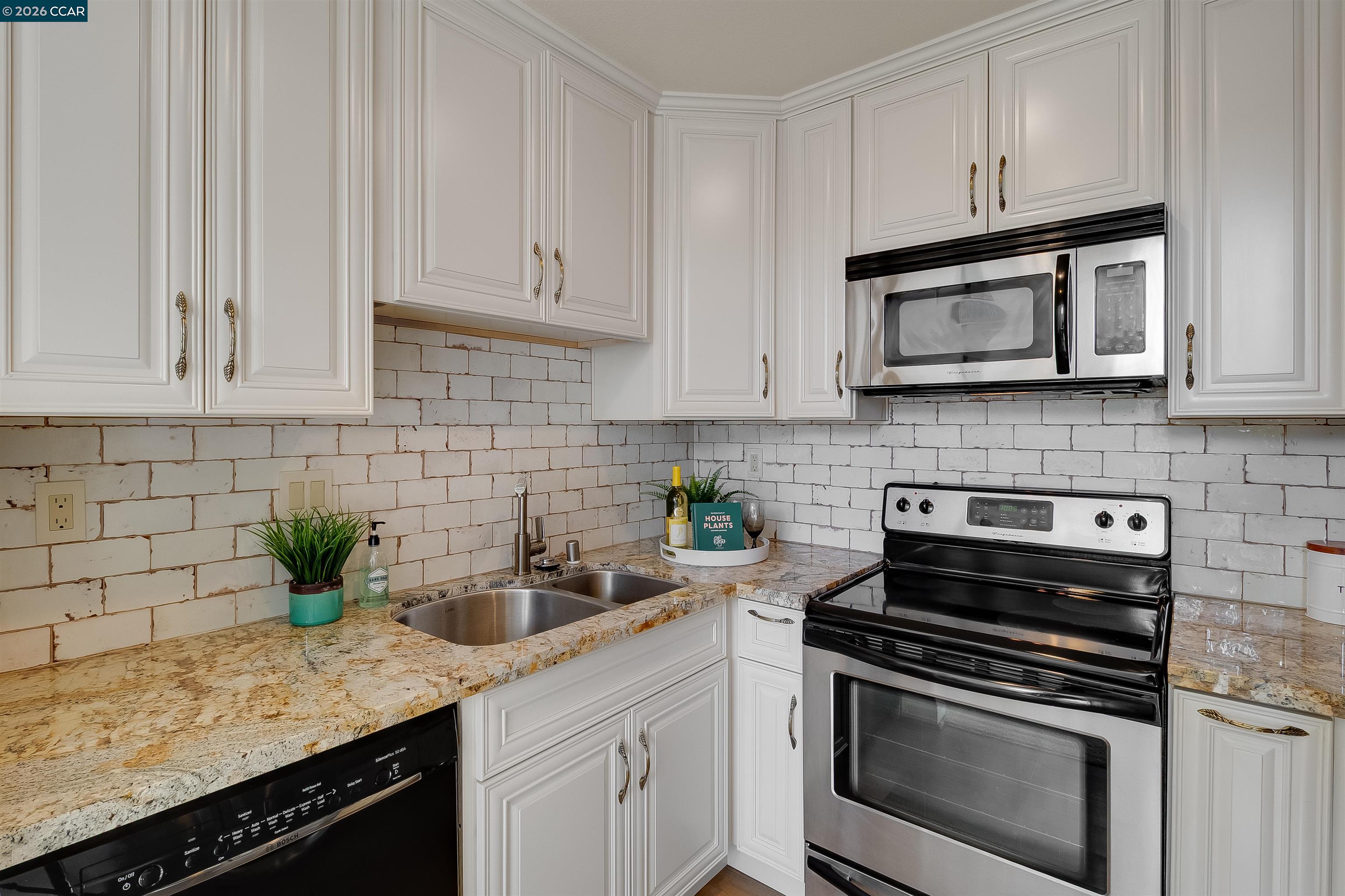 Photo #7: 41121731 Listing: Photo #7