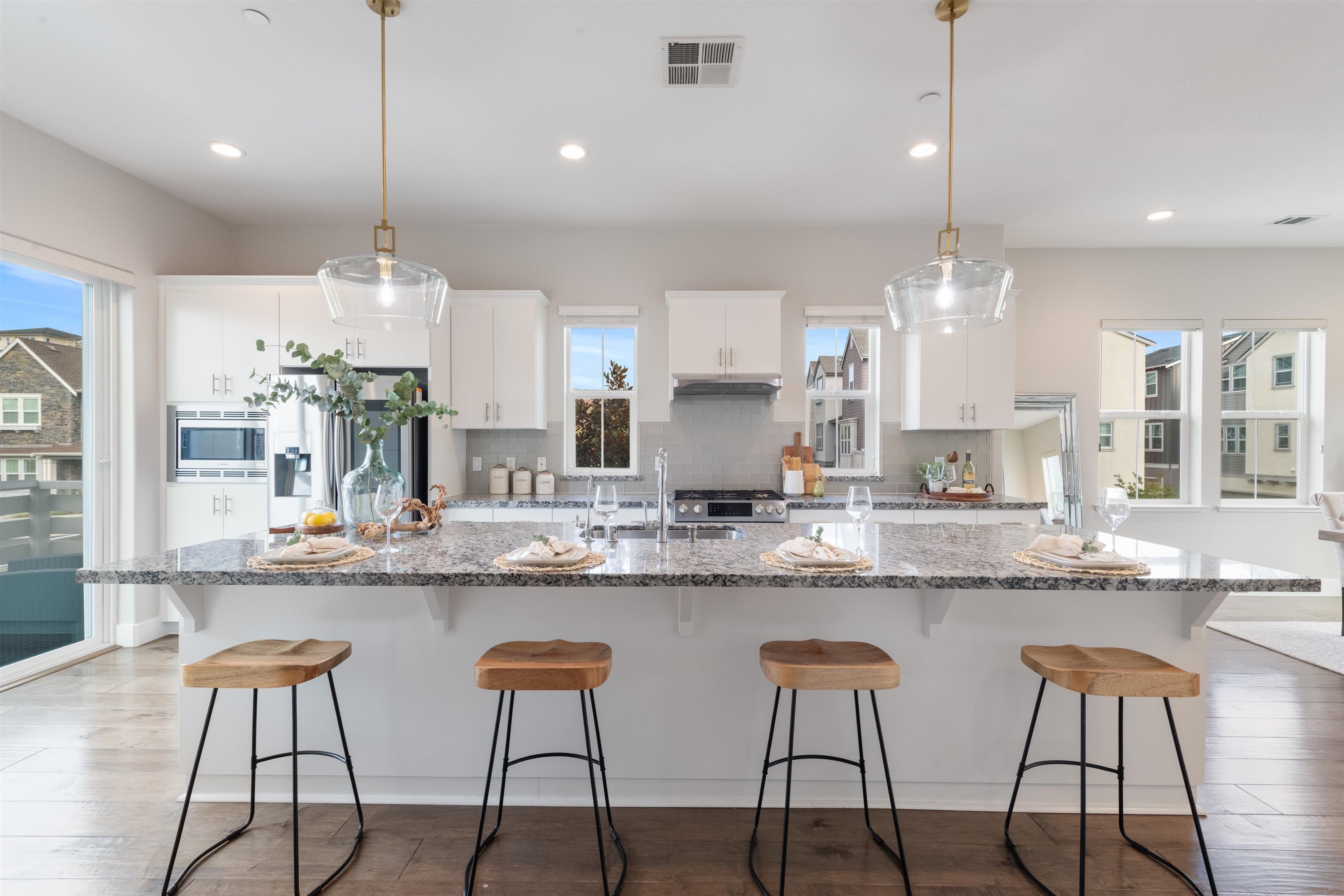 Detail Gallery Image 4 of 35 For 4371 Panorama Dr, Dublin,  CA 94568 - 3 Beds | 2/1 Baths