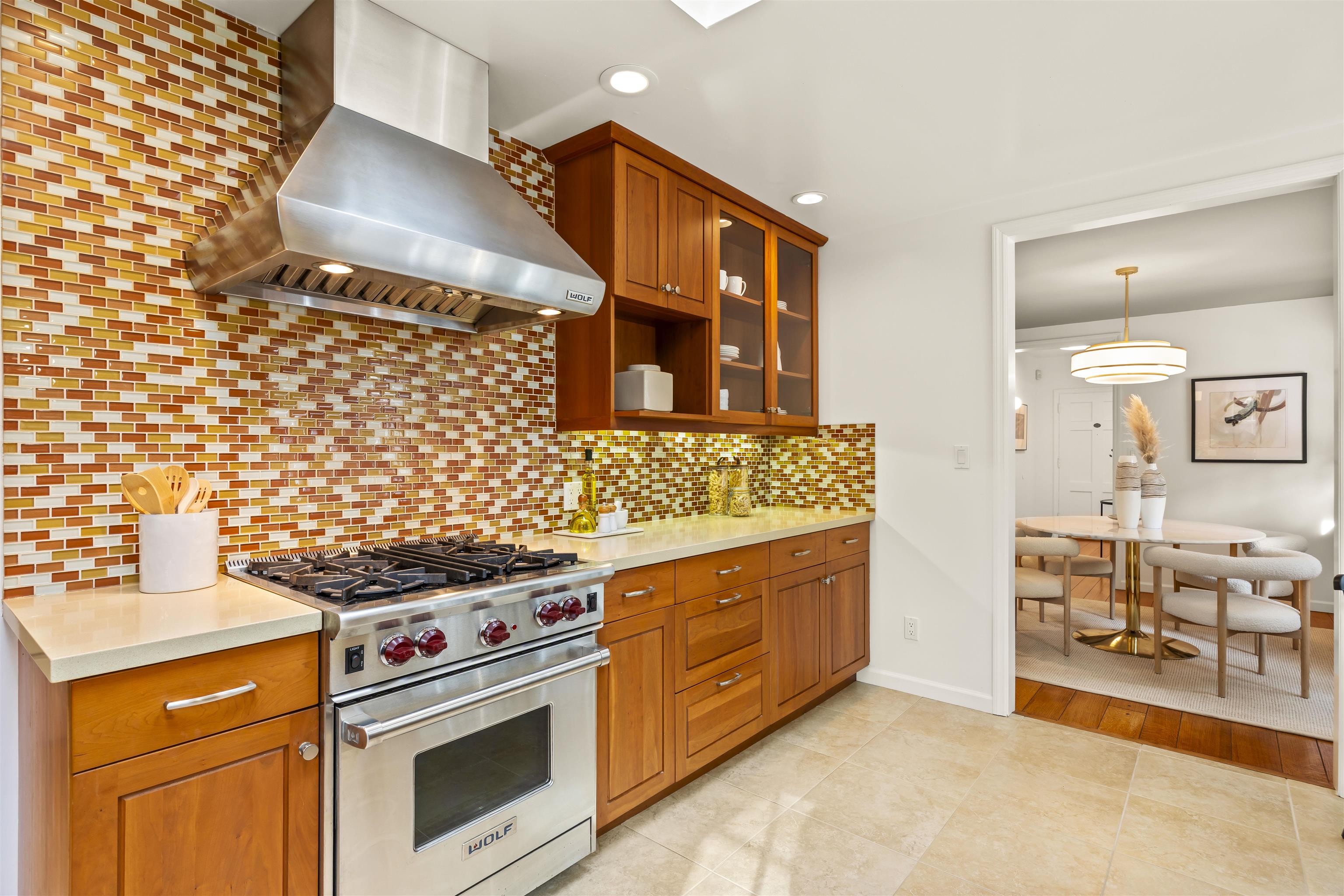 Detail Gallery Image 12 of 57 For 1509 Mountain Blvd, Oakland,  CA 94611 - 3 Beds | 2 Baths