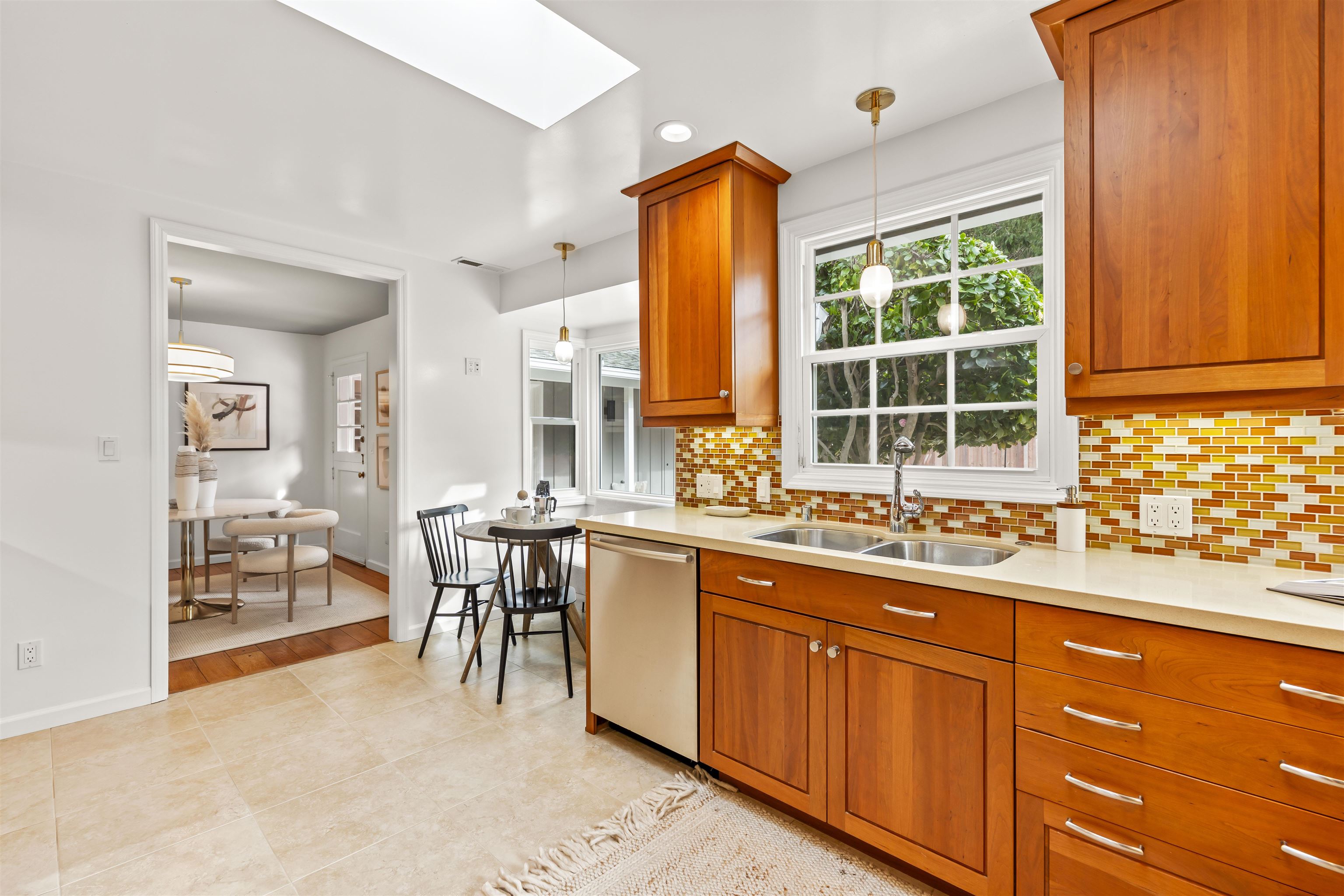 Detail Gallery Image 13 of 57 For 1509 Mountain Blvd, Oakland,  CA 94611 - 3 Beds | 2 Baths
