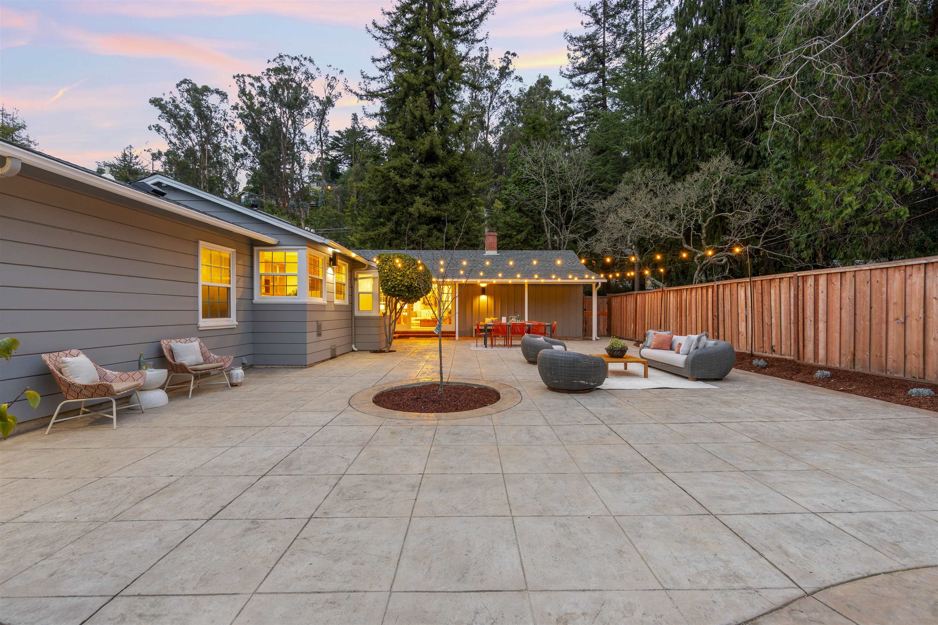 Detail Gallery Image 22 of 57 For 1509 Mountain Blvd, Oakland,  CA 94611 - 3 Beds | 2 Baths