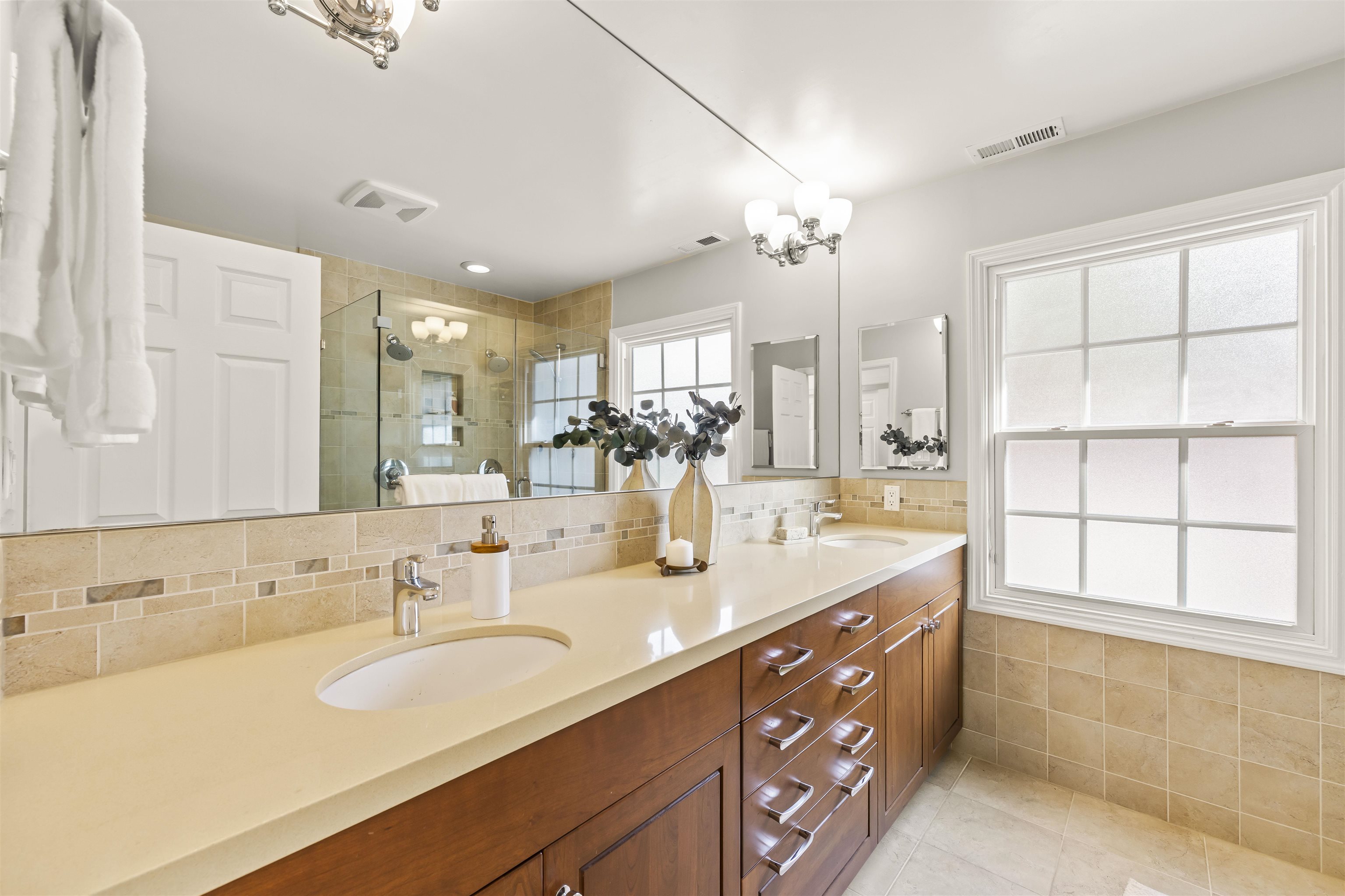 Detail Gallery Image 28 of 57 For 1509 Mountain Blvd, Oakland,  CA 94611 - 3 Beds | 2 Baths