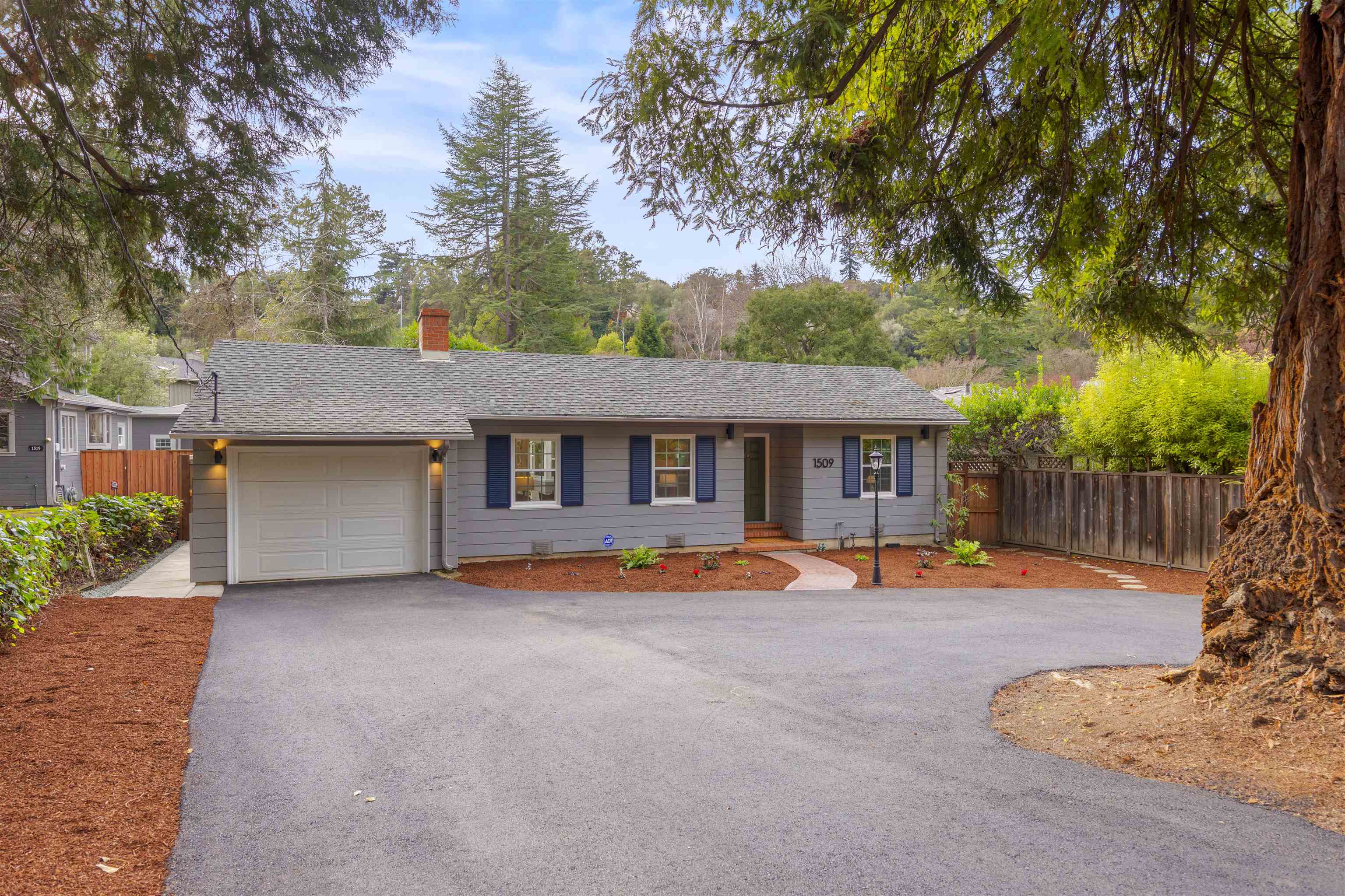 Detail Gallery Image 45 of 57 For 1509 Mountain Blvd, Oakland,  CA 94611 - 3 Beds | 2 Baths