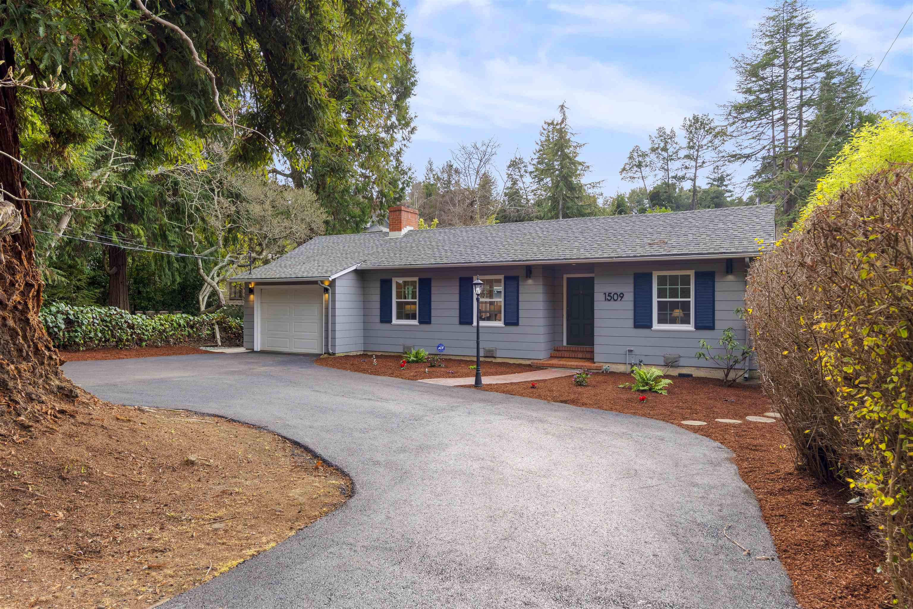 Detail Gallery Image 55 of 57 For 1509 Mountain Blvd, Oakland,  CA 94611 - 3 Beds | 2 Baths