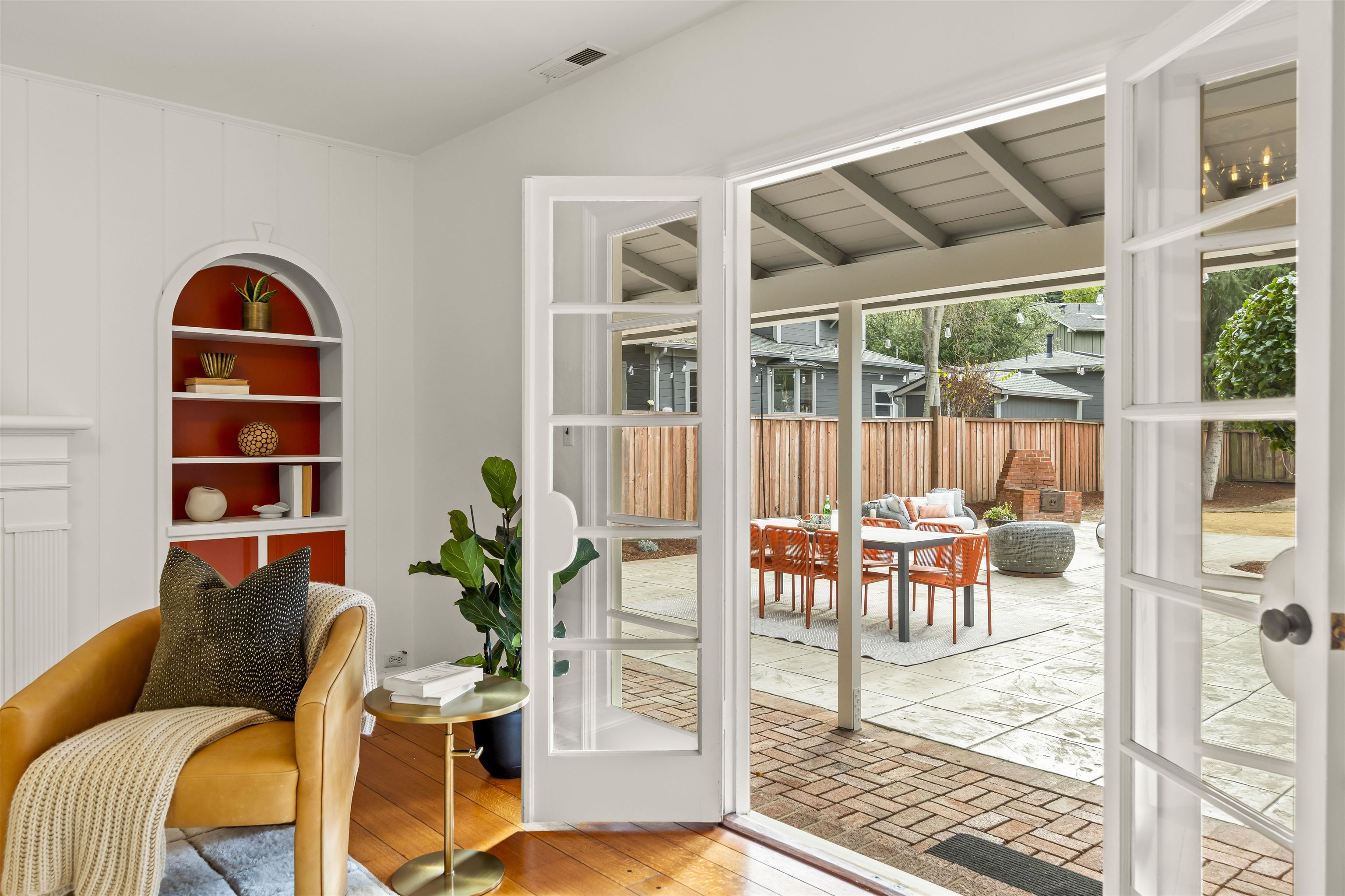 Detail Gallery Image 8 of 57 For 1509 Mountain Blvd, Oakland,  CA 94611 - 3 Beds | 2 Baths