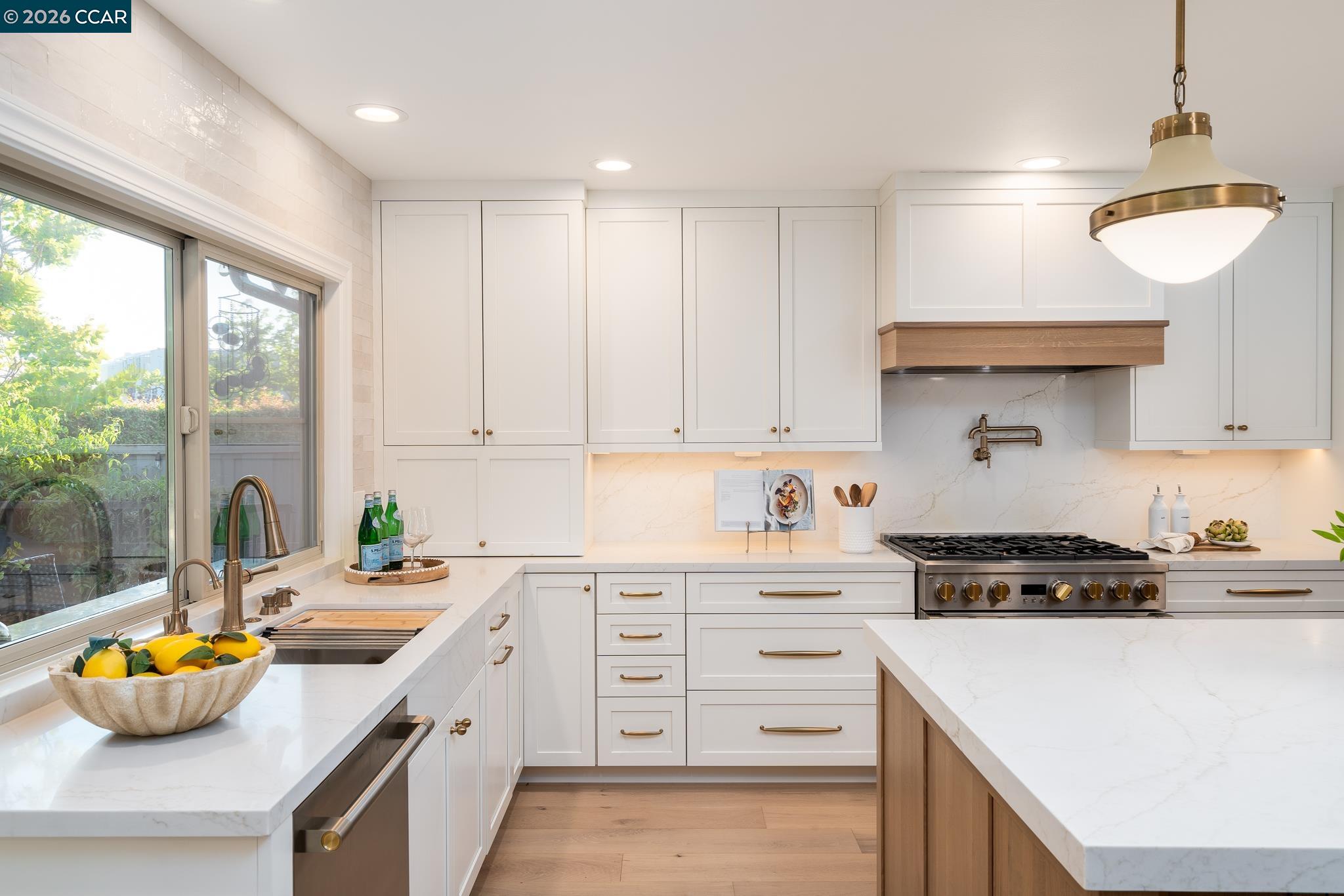 Detail Gallery Image 15 of 42 For 2003 Saint George Rd, Danville,  CA 94526 - 4 Beds | 2/1 Baths