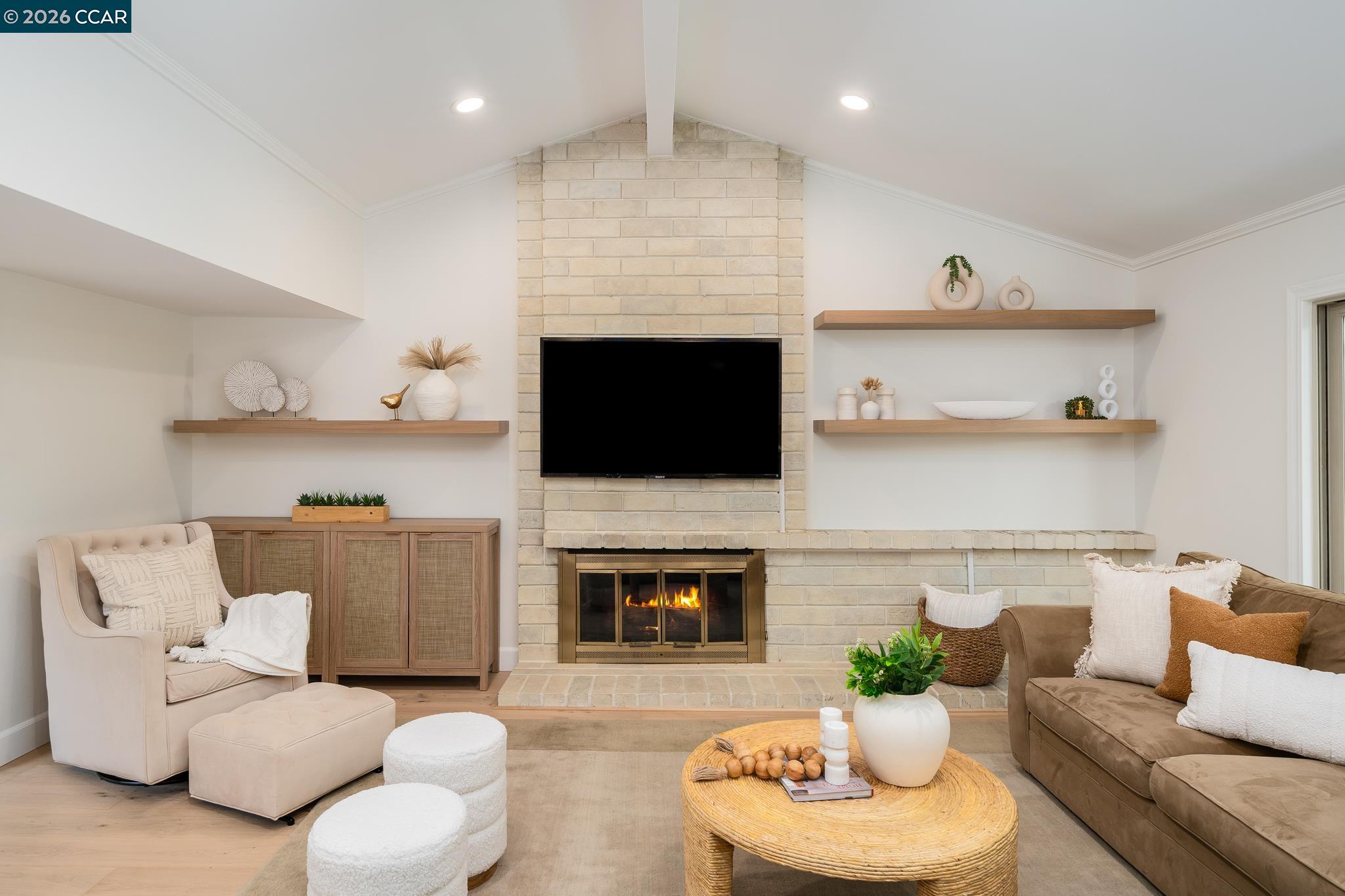 Detail Gallery Image 8 of 42 For 2003 Saint George Rd, Danville,  CA 94526 - 4 Beds | 2/1 Baths