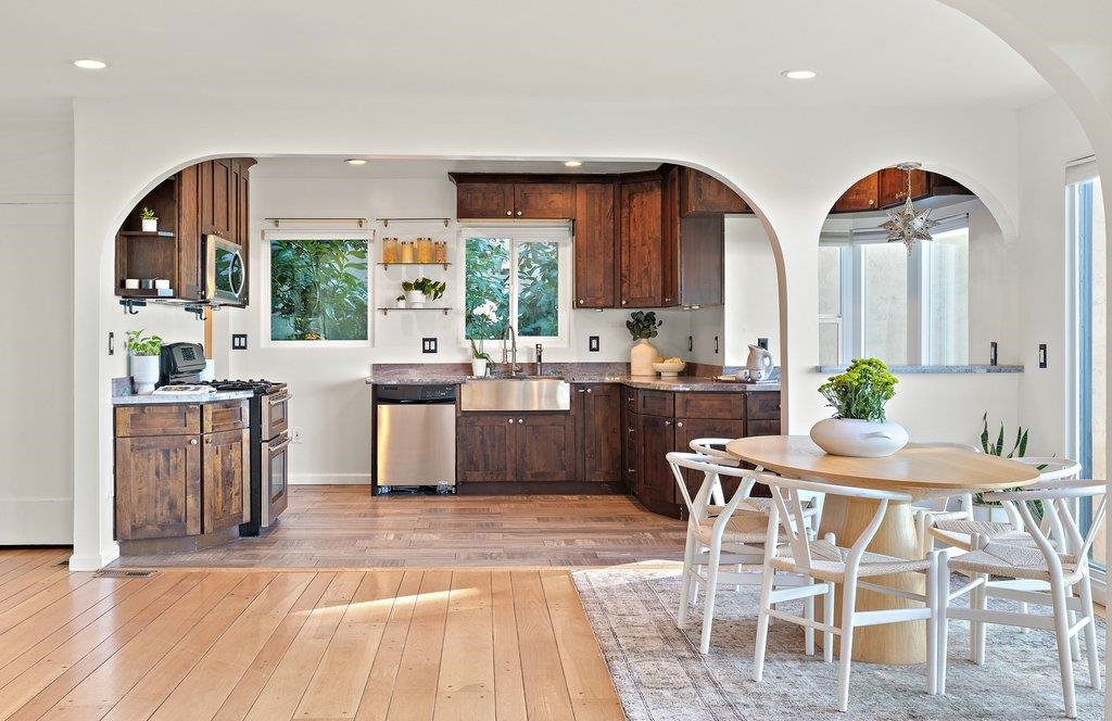 Detail Gallery Image 11 of 57 For 6121 Chelton Drive, Oakland,  CA 94611 - 2 Beds | 1/1 Baths