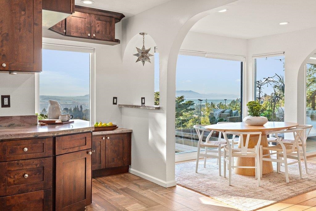 Detail Gallery Image 15 of 57 For 6121 Chelton Drive, Oakland,  CA 94611 - 2 Beds | 1/1 Baths