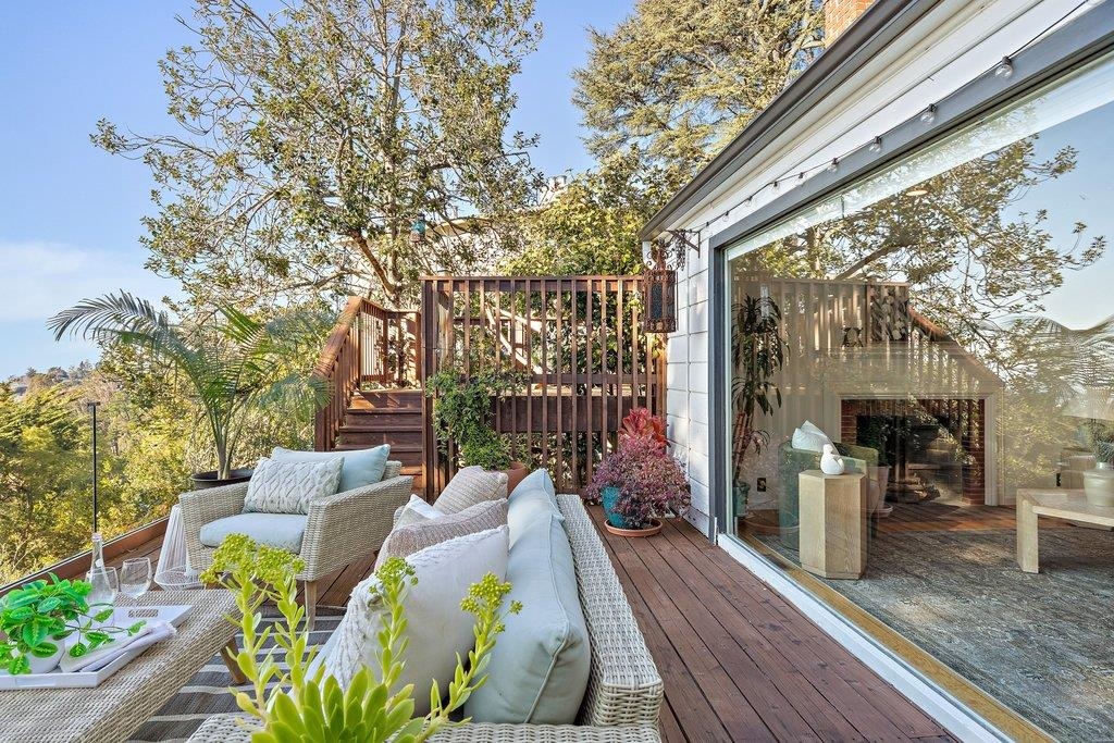 Detail Gallery Image 17 of 57 For 6121 Chelton Drive, Oakland,  CA 94611 - 2 Beds | 1/1 Baths