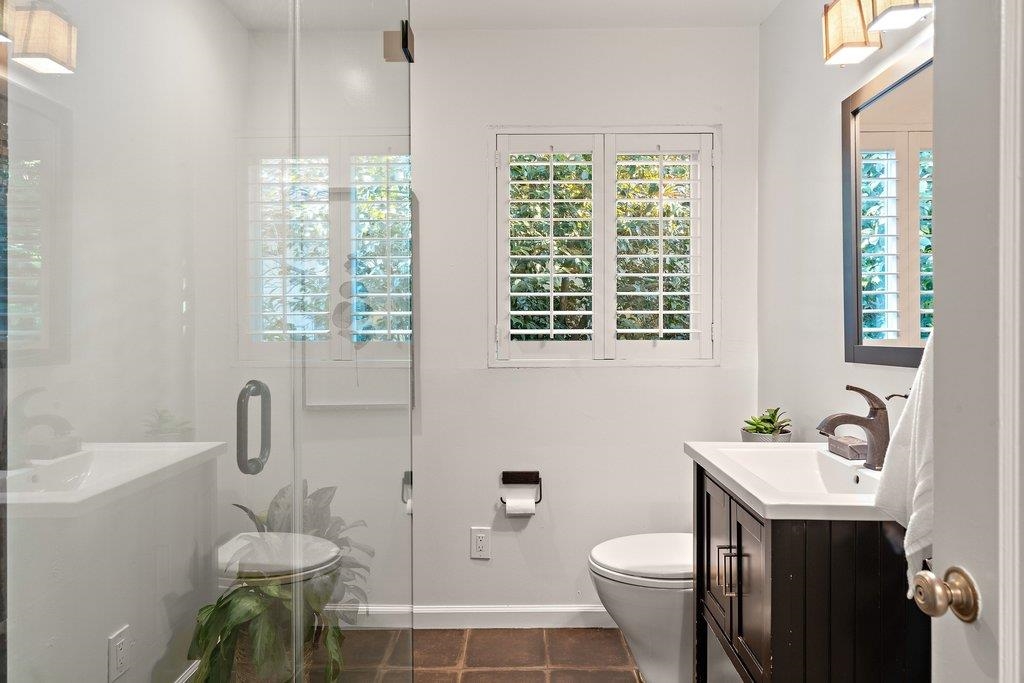 Detail Gallery Image 36 of 57 For 6121 Chelton Drive, Oakland,  CA 94611 - 2 Beds | 1/1 Baths