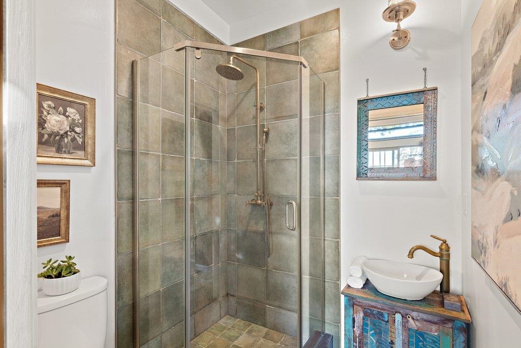 Detail Gallery Image 43 of 57 For 6121 Chelton Drive, Oakland,  CA 94611 - 2 Beds | 1/1 Baths