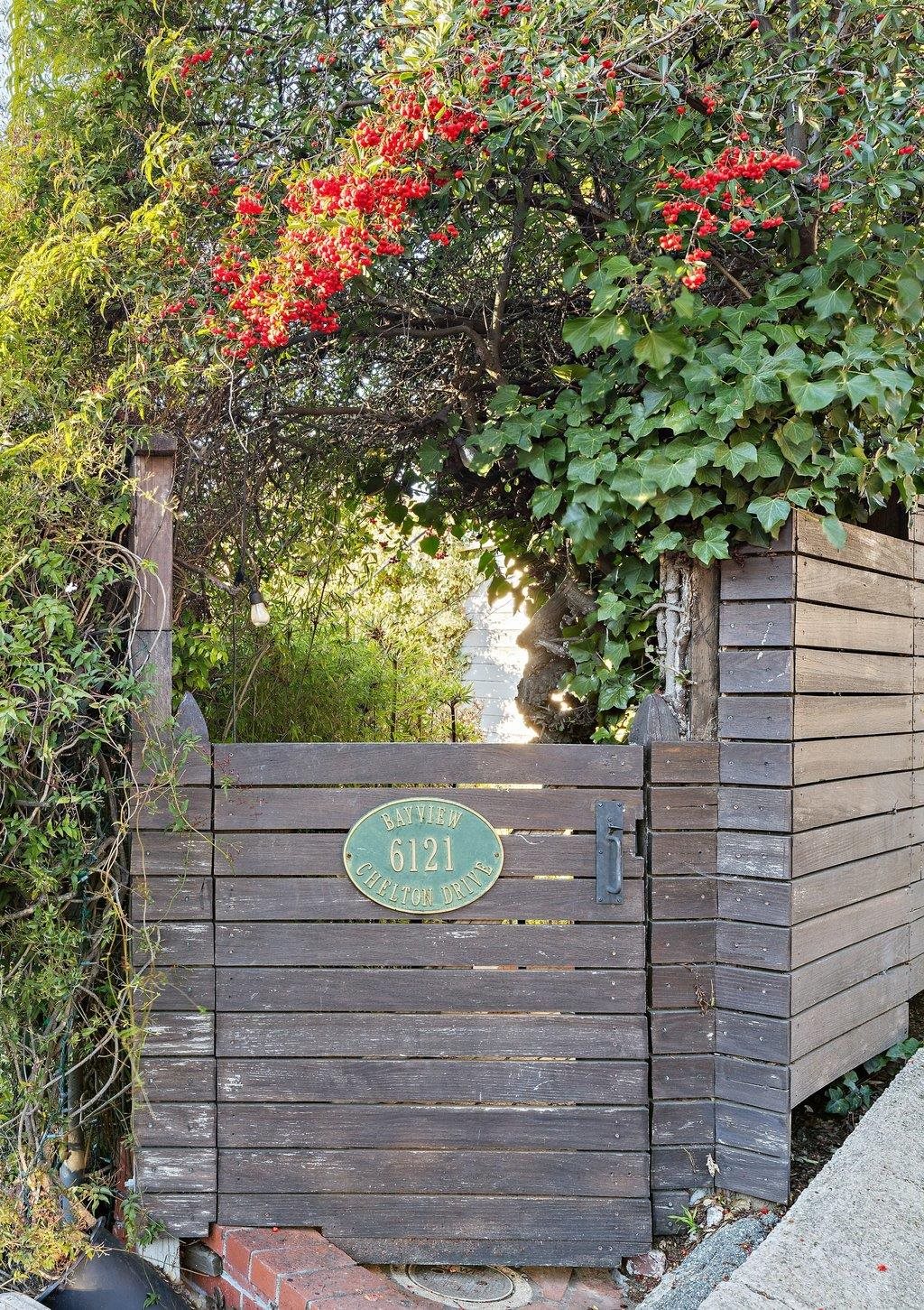 Detail Gallery Image 48 of 57 For 6121 Chelton Drive, Oakland,  CA 94611 - 2 Beds | 1/1 Baths