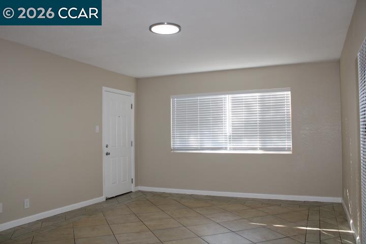 Detail Gallery Image 2 of 17 For 325 21st St. #325,  Richmond,  CA 94801 - 2 Beds | 1 Baths