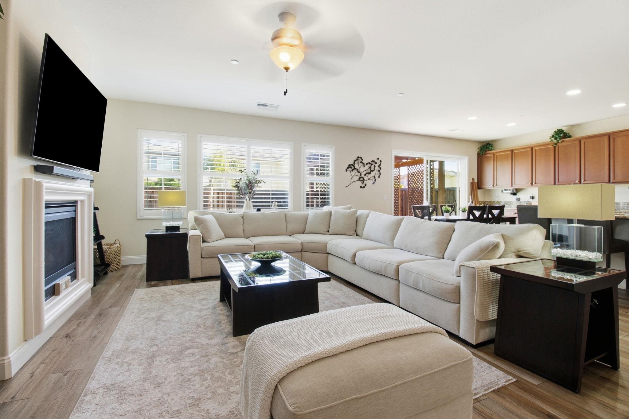 Detail Gallery Image 2 of 34 For 868 N San Remo Ln, Mountain House,  CA 95391 - 4 Beds | 2/1 Baths