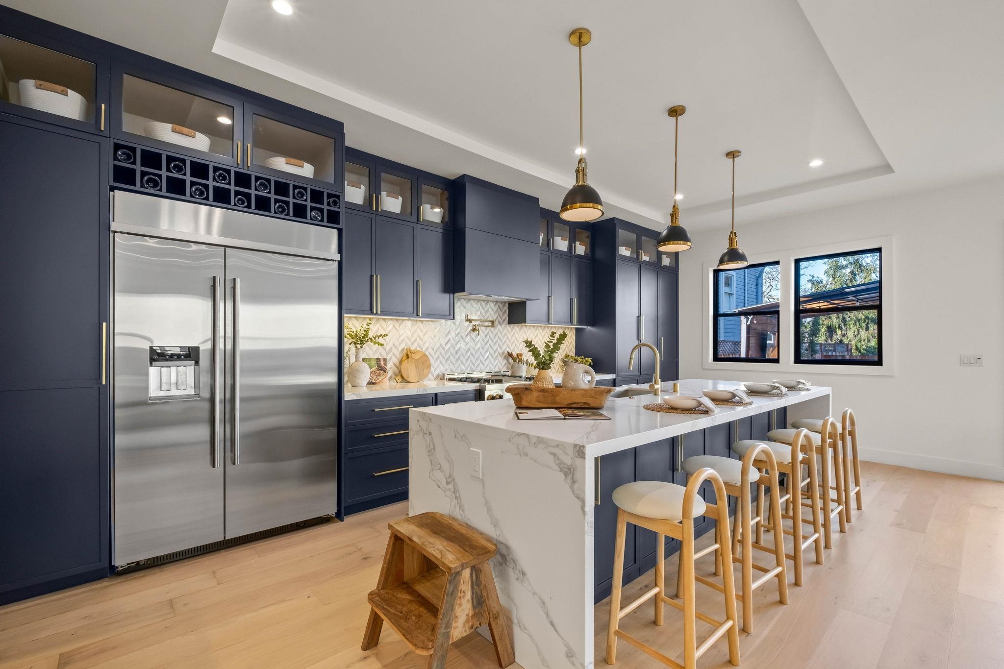 Detail Gallery Image 11 of 58 For 5229 Miles Ave, Oakland,  CA 94618 - 6 Beds | 6/1 Baths