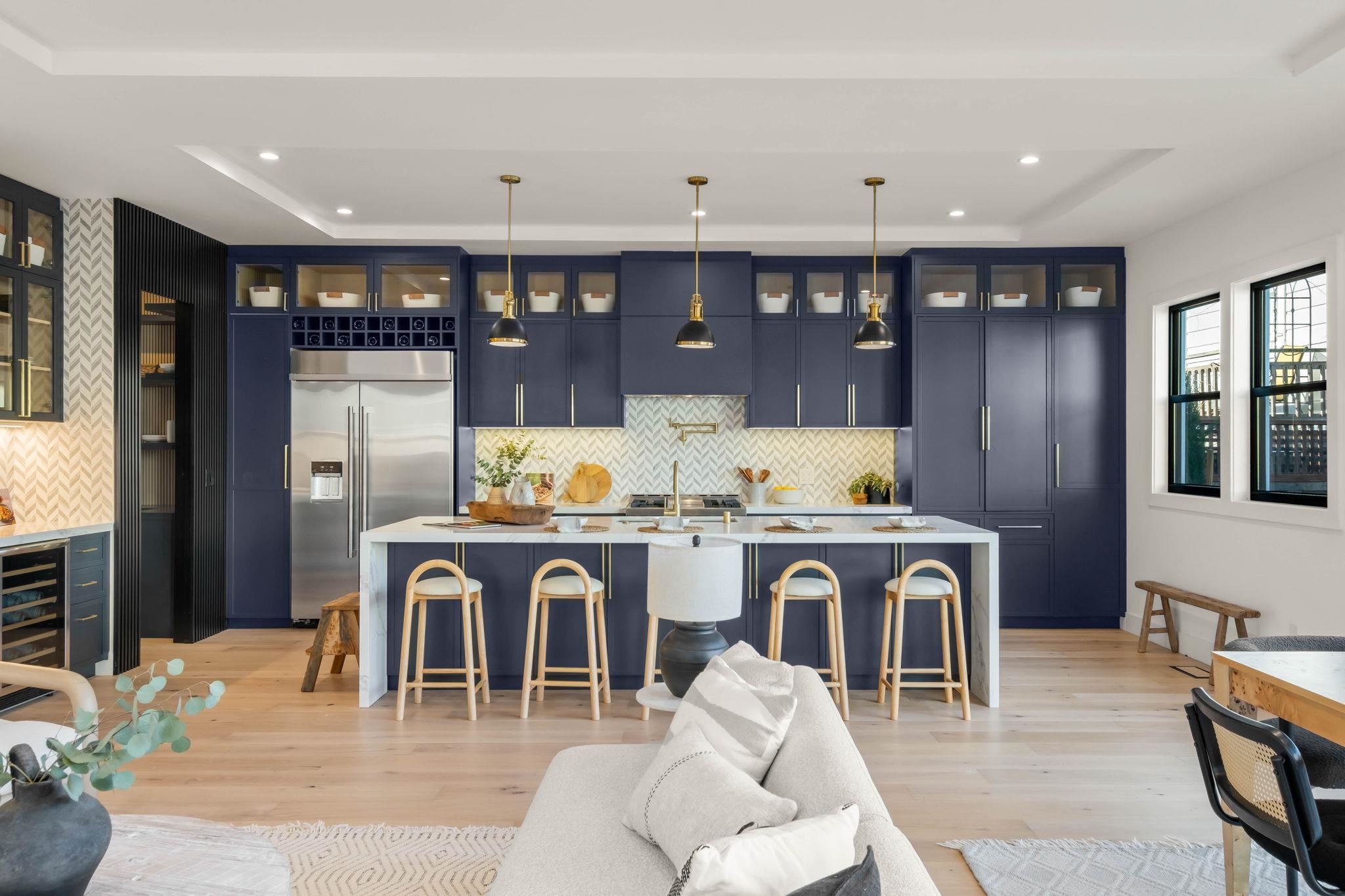 Detail Gallery Image 15 of 58 For 5229 Miles Ave, Oakland,  CA 94618 - 6 Beds | 6/1 Baths