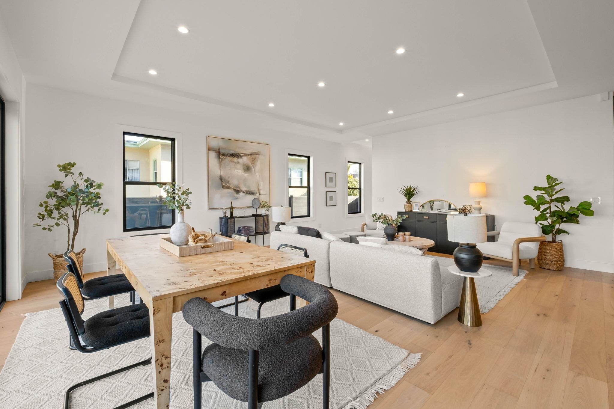 Detail Gallery Image 16 of 58 For 5229 Miles Ave, Oakland,  CA 94618 - 6 Beds | 6/1 Baths