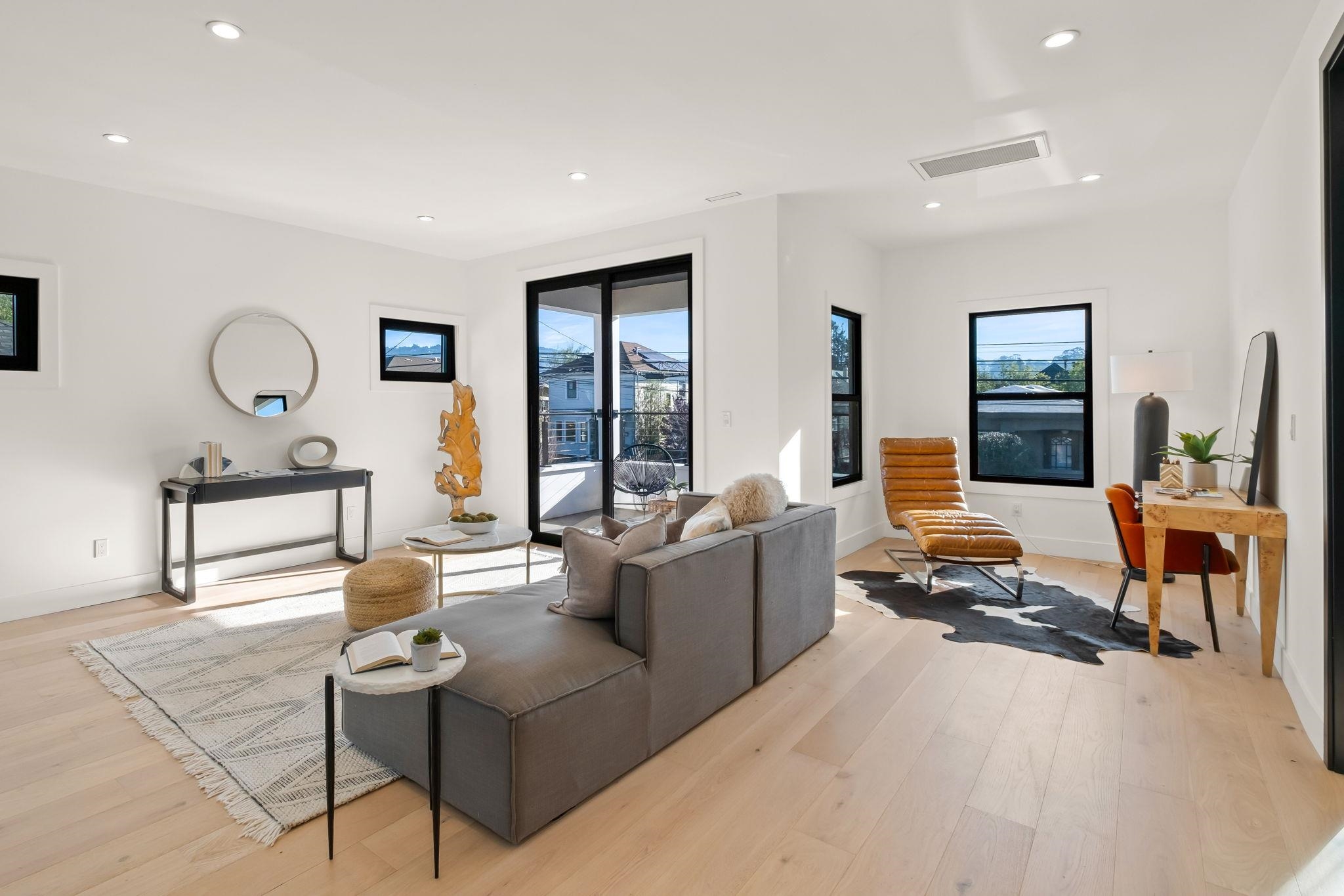 Detail Gallery Image 20 of 58 For 5229 Miles Ave, Oakland,  CA 94618 - 6 Beds | 6/1 Baths