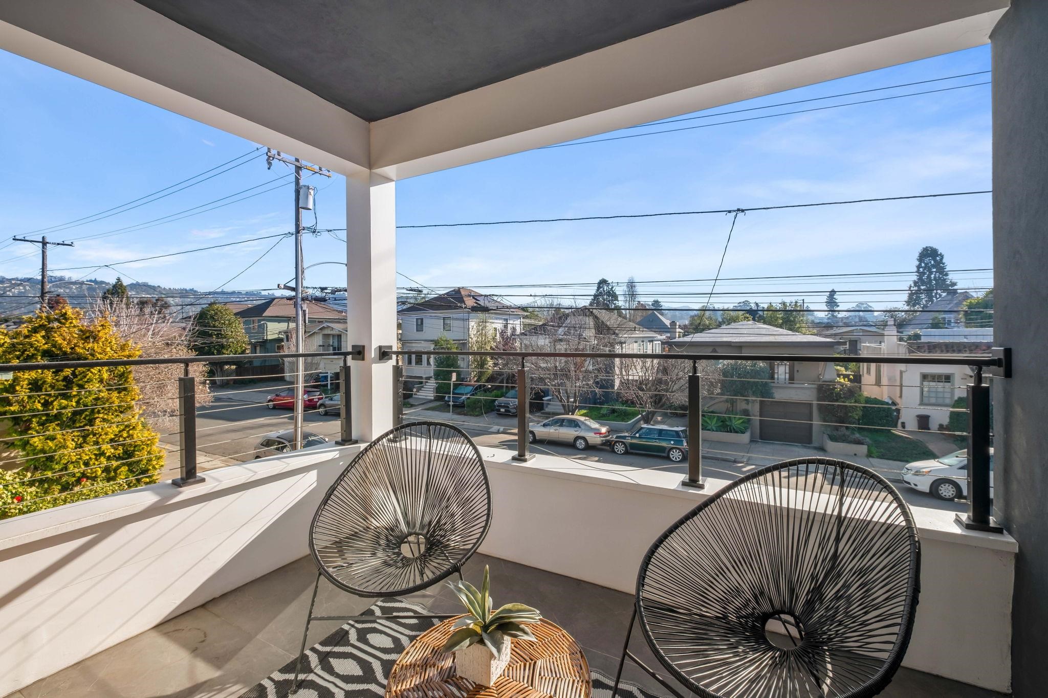 Detail Gallery Image 22 of 58 For 5229 Miles Ave, Oakland,  CA 94618 - 6 Beds | 6/1 Baths