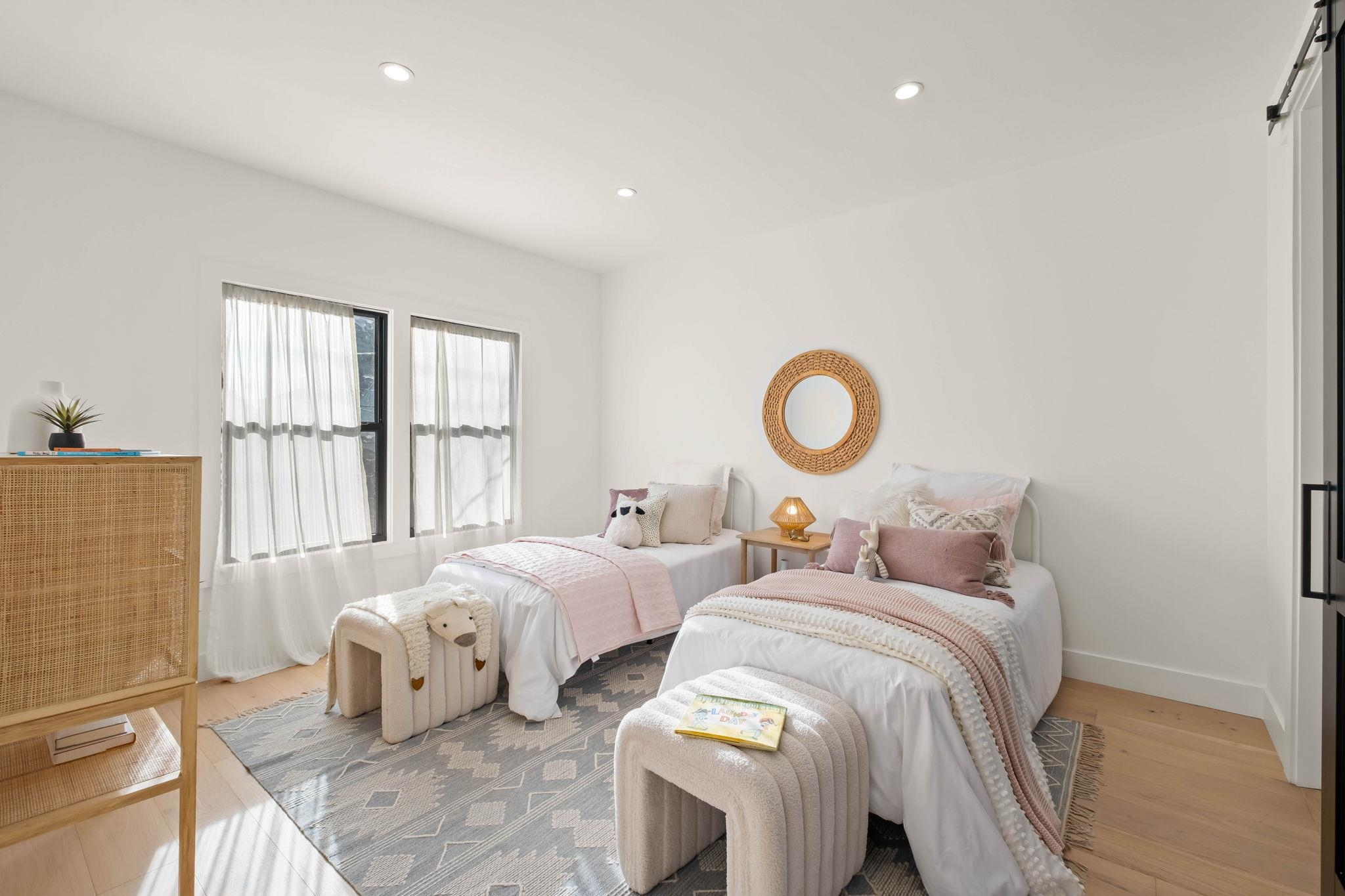 Detail Gallery Image 23 of 58 For 5229 Miles Ave, Oakland,  CA 94618 - 6 Beds | 6/1 Baths