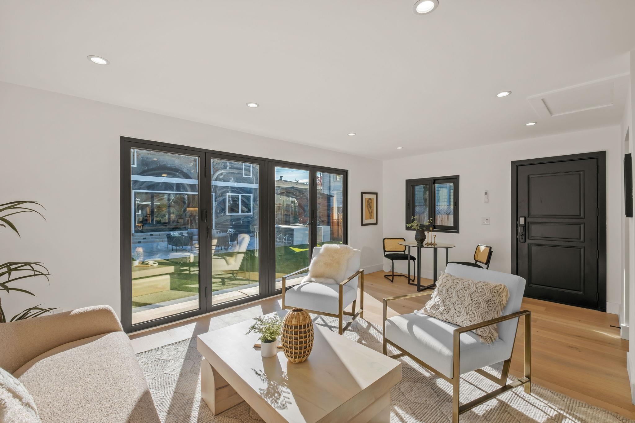 Detail Gallery Image 42 of 58 For 5229 Miles Ave, Oakland,  CA 94618 - 6 Beds | 6/1 Baths