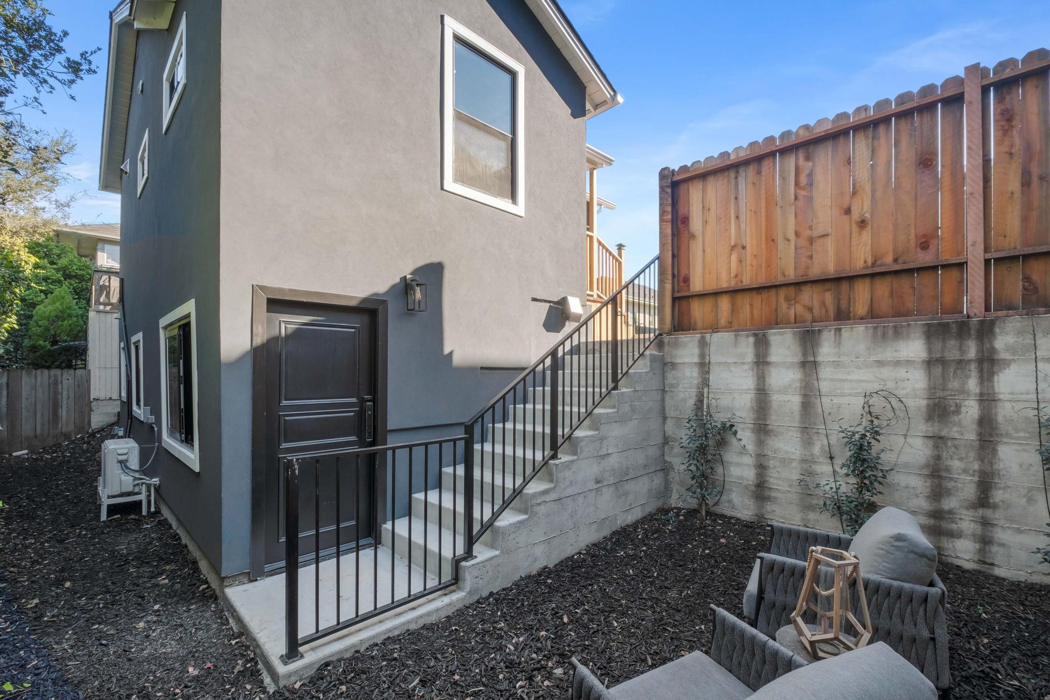 Detail Gallery Image 48 of 58 For 5229 Miles Ave, Oakland,  CA 94618 - 6 Beds | 6/1 Baths