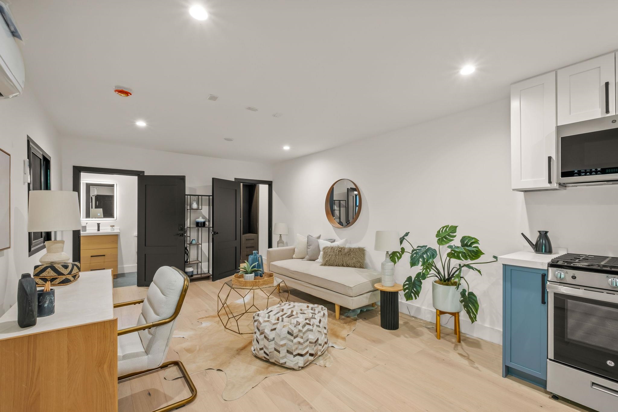 Detail Gallery Image 49 of 58 For 5229 Miles Ave, Oakland,  CA 94618 - 6 Beds | 6/1 Baths