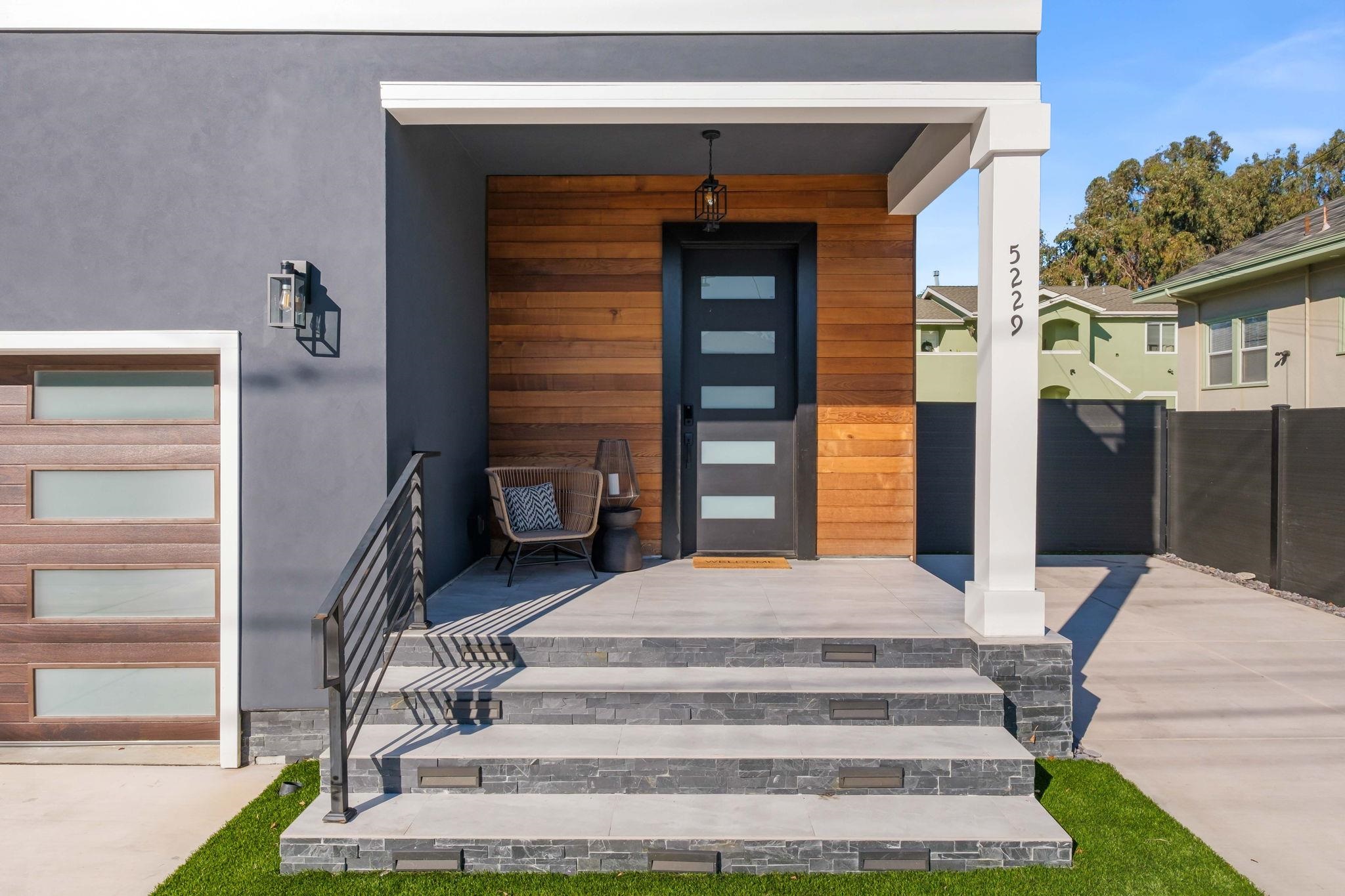 Detail Gallery Image 6 of 58 For 5229 Miles Ave, Oakland,  CA 94618 - 6 Beds | 6/1 Baths