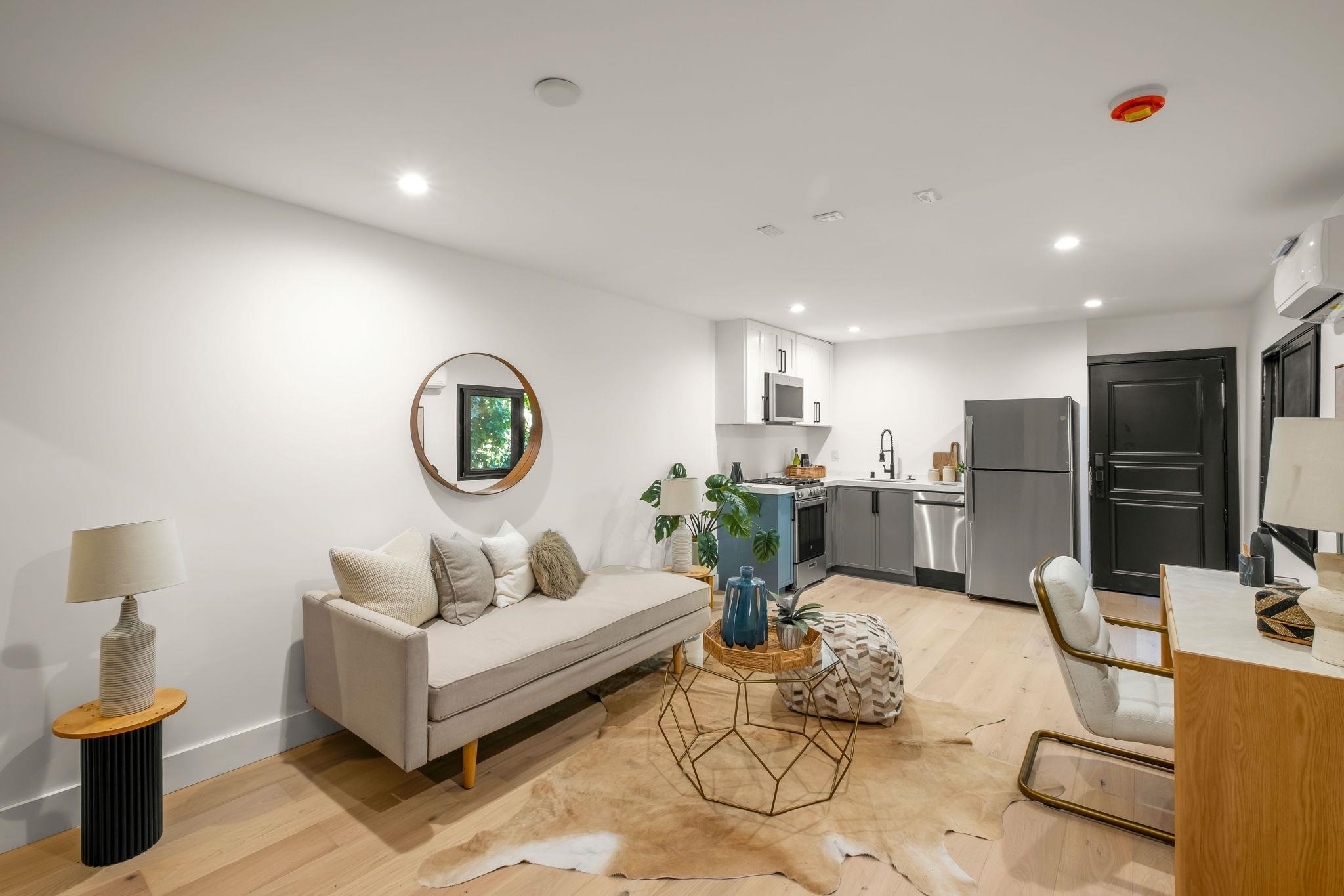 Detail Gallery Image 51 of 58 For 5229 Miles Ave, Oakland,  CA 94618 - 6 Beds | 6/1 Baths