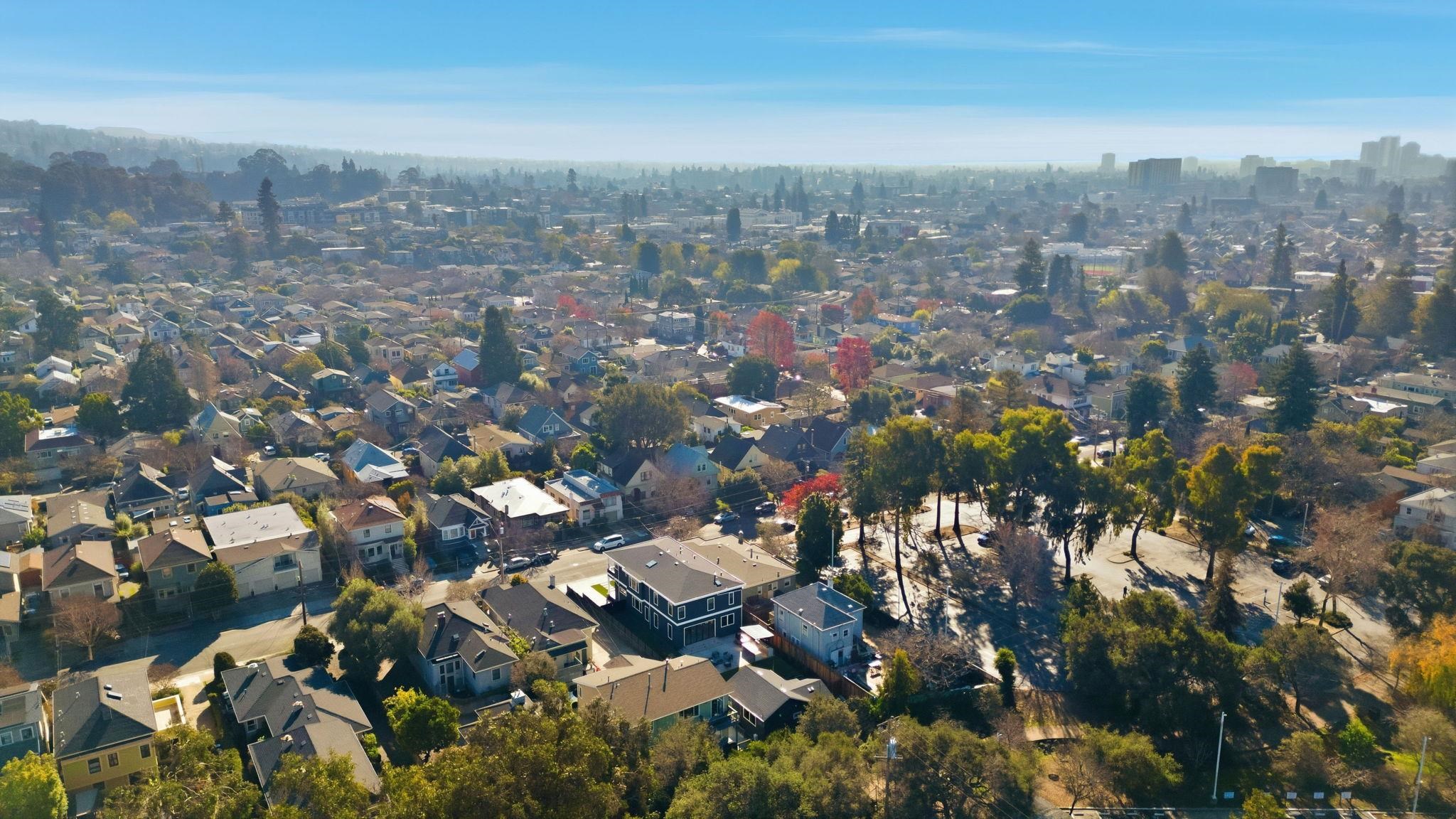 Detail Gallery Image 55 of 58 For 5229 Miles Ave, Oakland,  CA 94618 - 6 Beds | 6/1 Baths