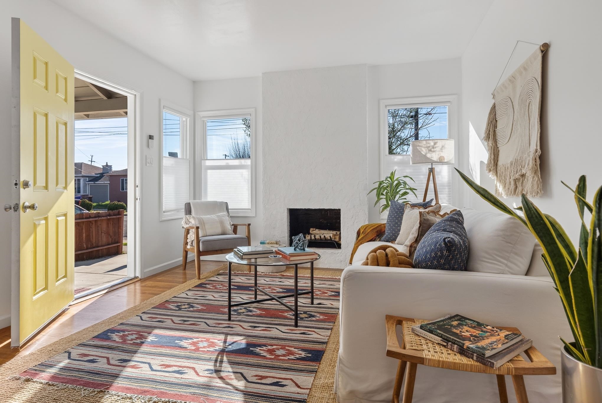 Detail Gallery Image 3 of 32 For 2009 Coalinga Ave, Richmond,  CA 94801 - 2 Beds | 1 Baths