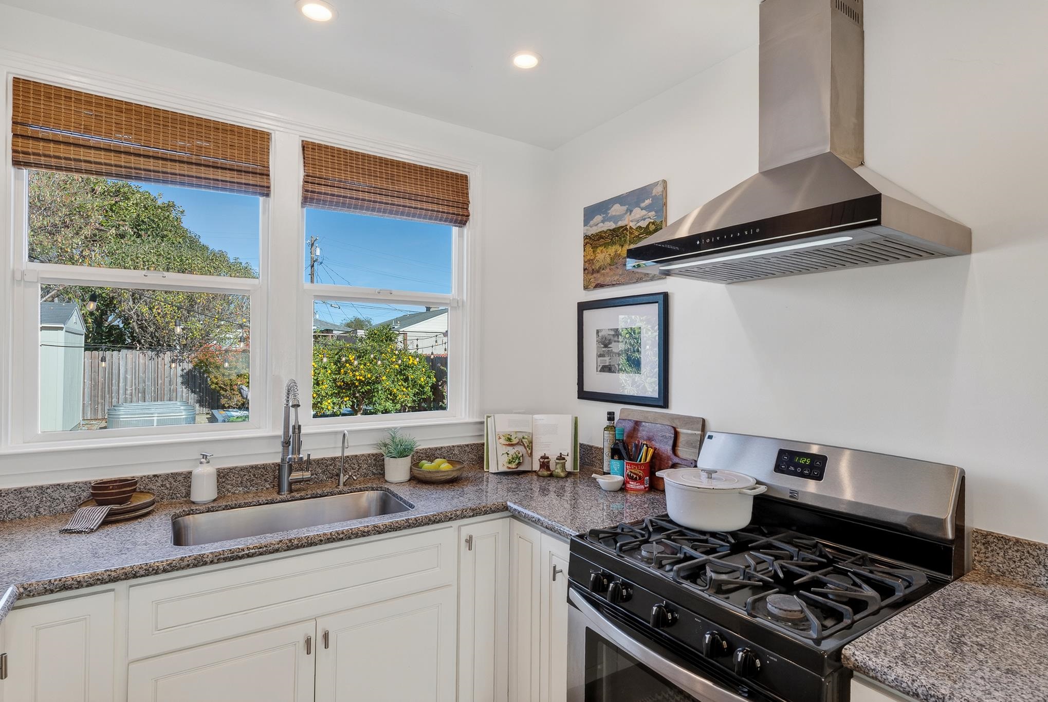 Detail Gallery Image 9 of 32 For 2009 Coalinga Ave, Richmond,  CA 94801 - 2 Beds | 1 Baths