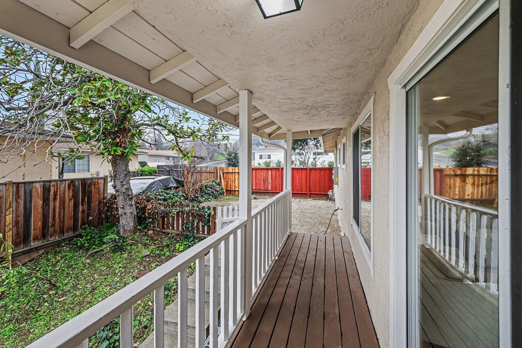 Detail Gallery Image 23 of 29 For 6 Lake St, Pittsburg,  CA 94565 - 5 Beds | 3 Baths