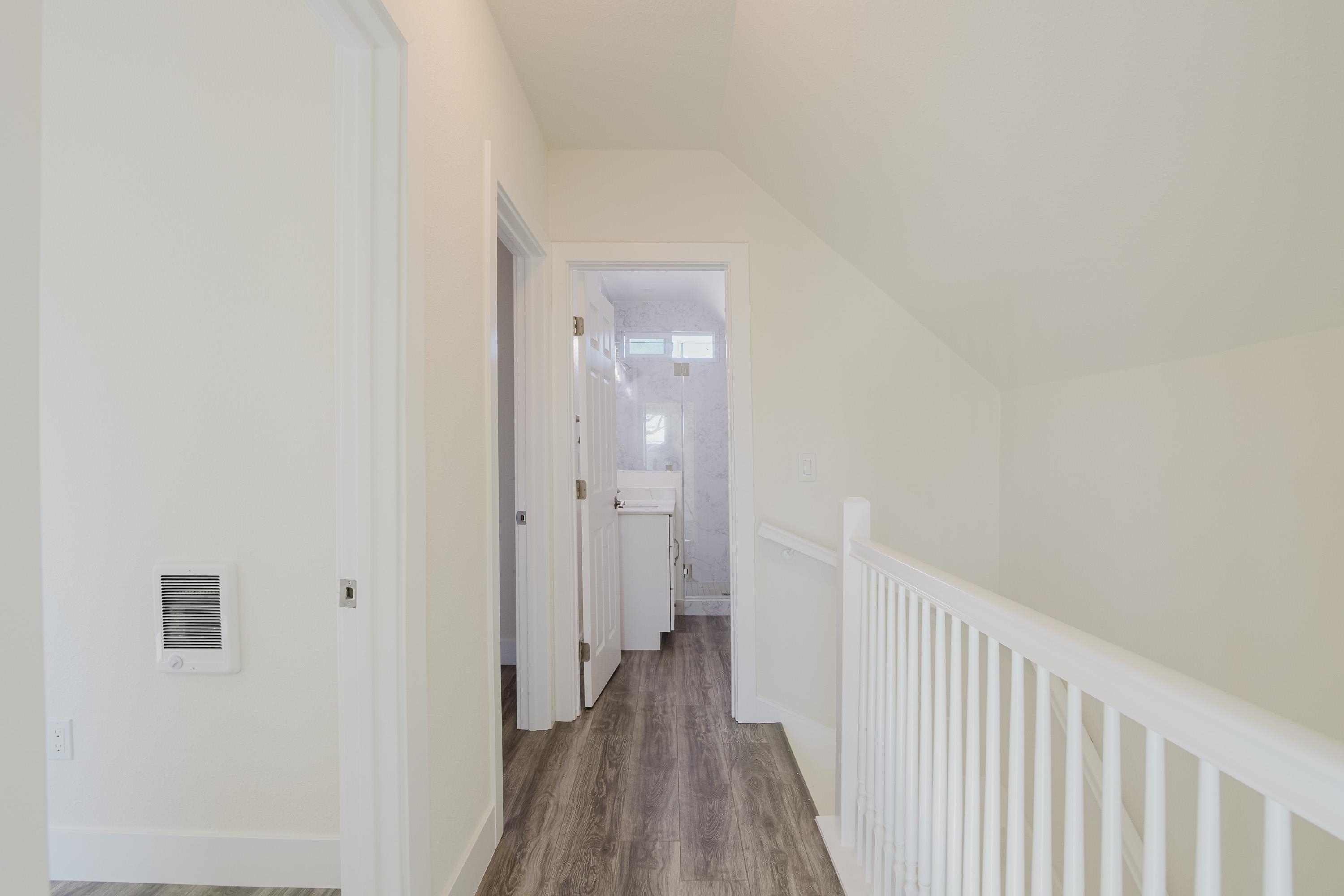 Detail Gallery Image 16 of 33 For 1778 8th St, Oakland,  CA 94607 - 6 Beds | 3 Baths