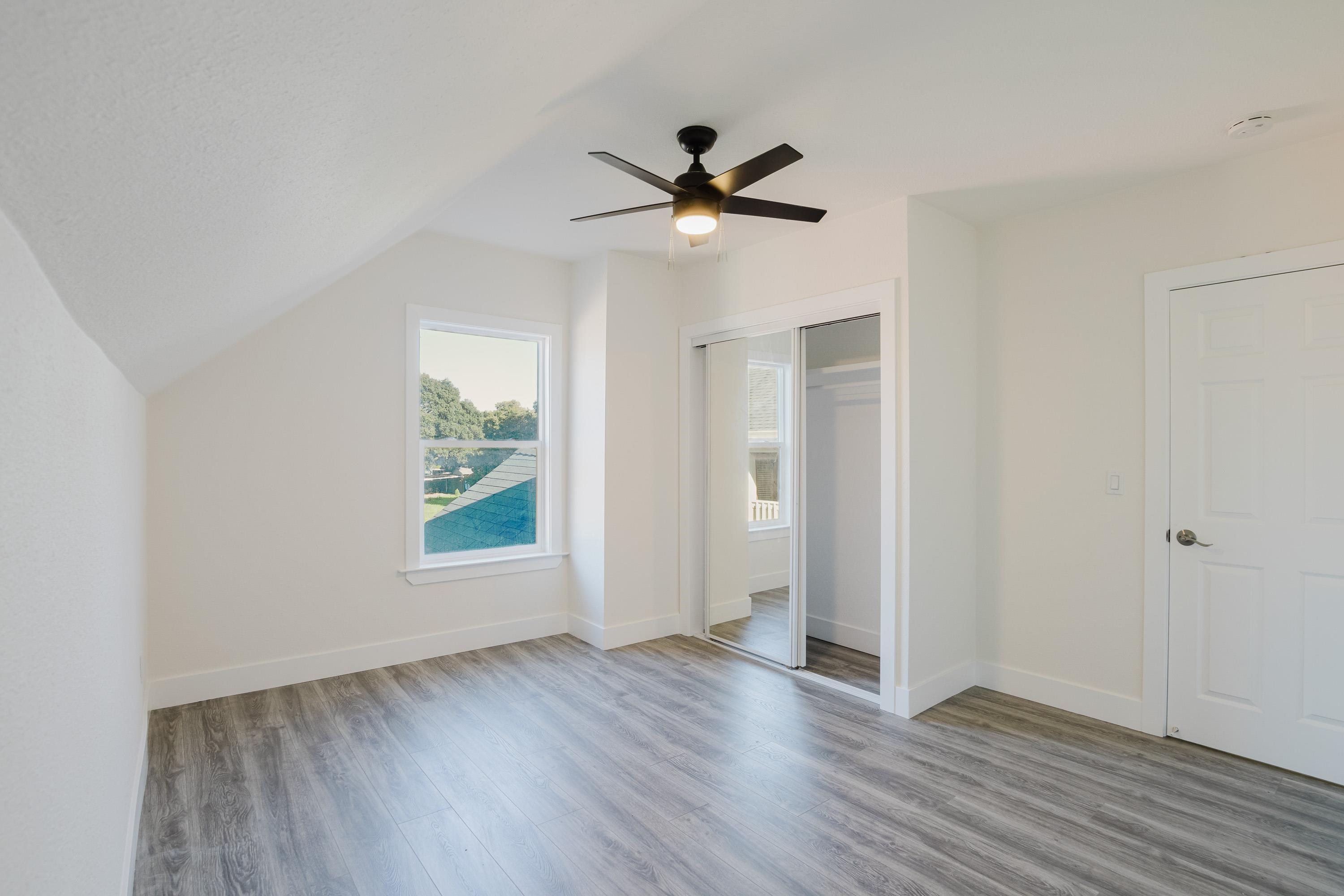 Detail Gallery Image 17 of 33 For 1778 8th St, Oakland,  CA 94607 - 6 Beds | 3 Baths