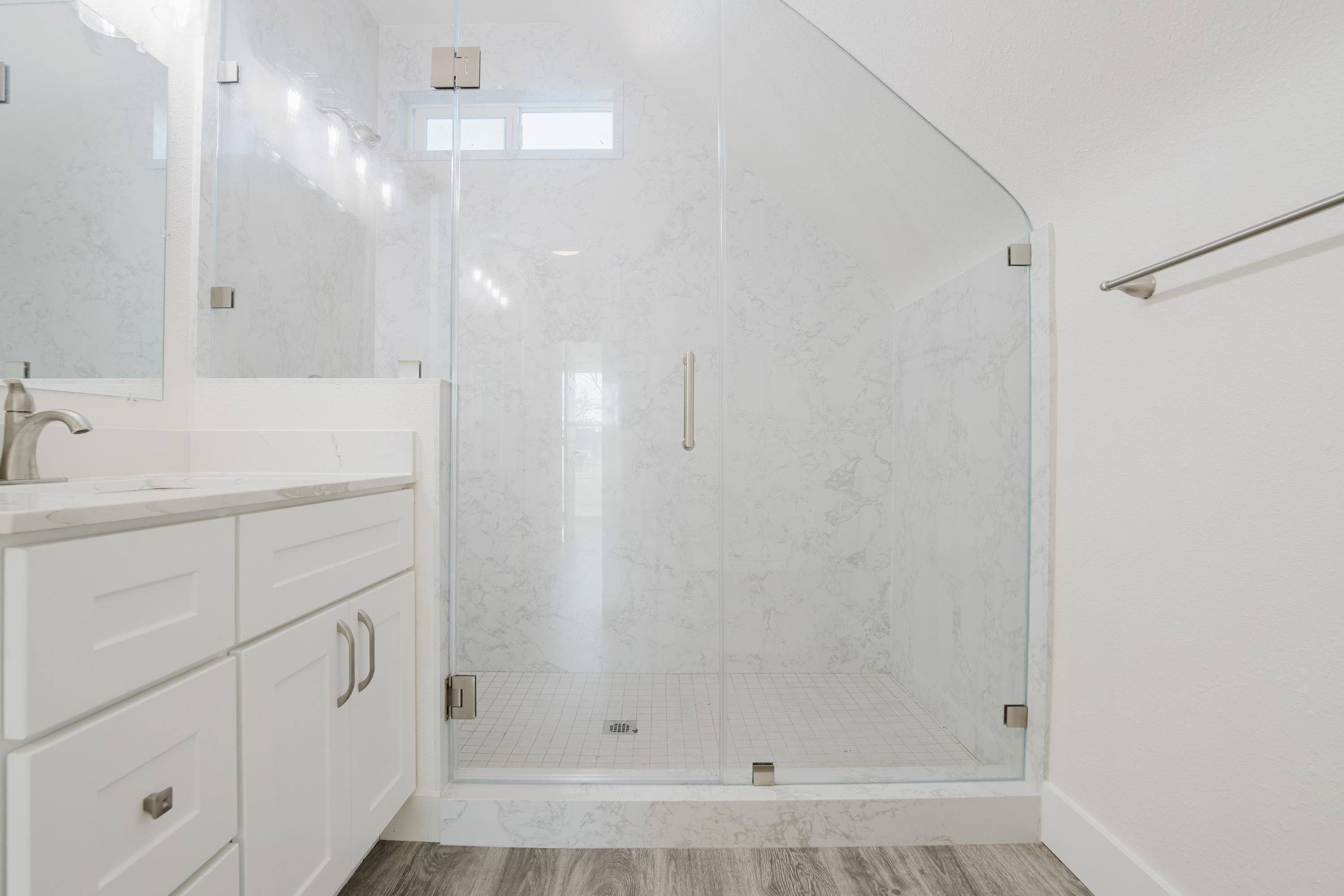 Detail Gallery Image 21 of 33 For 1778 8th St, Oakland,  CA 94607 - 6 Beds | 3 Baths