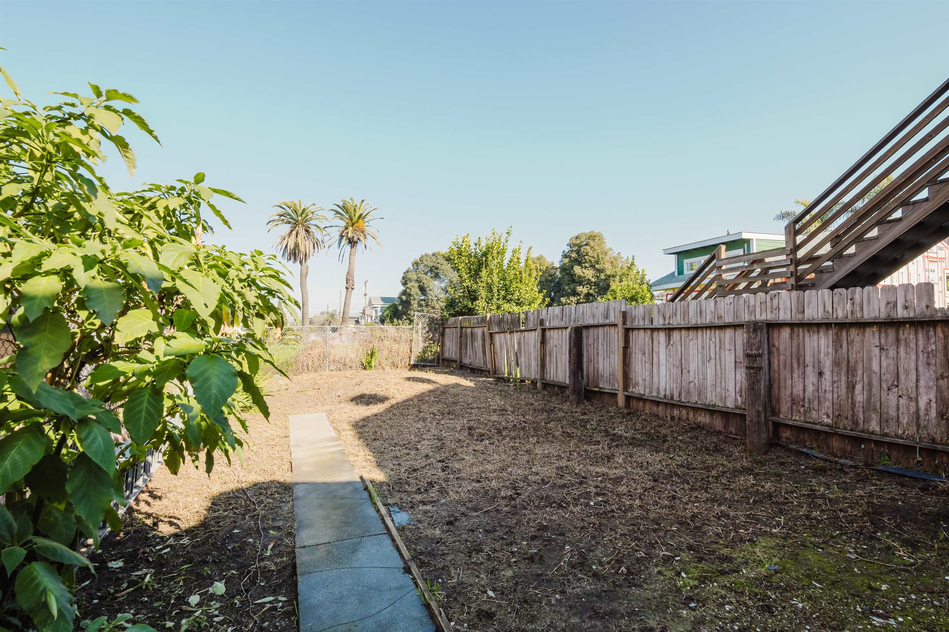 Detail Gallery Image 29 of 33 For 1778 8th St, Oakland,  CA 94607 - 6 Beds | 3 Baths