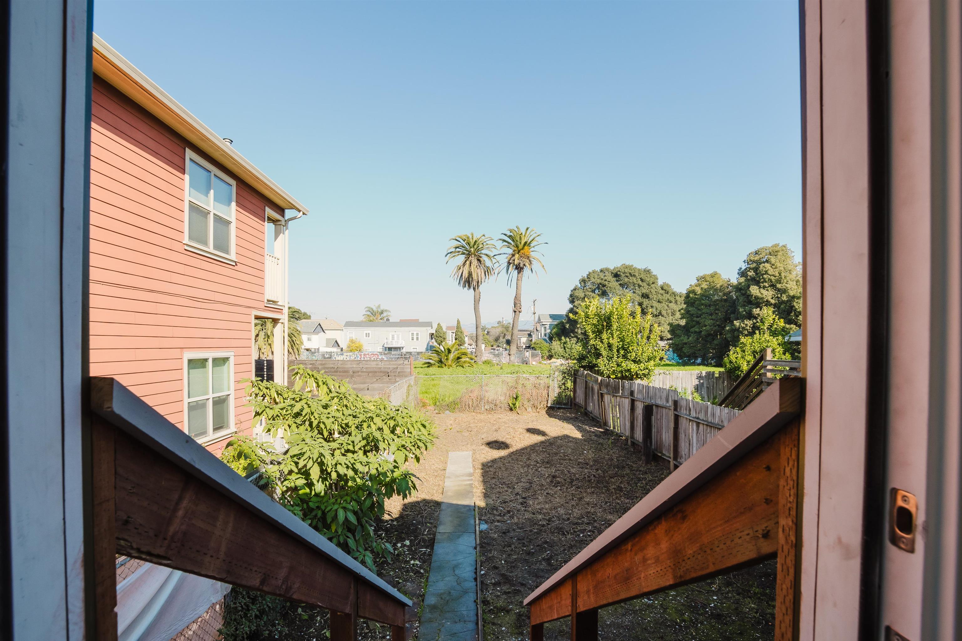 Detail Gallery Image 30 of 33 For 1778 8th St, Oakland,  CA 94607 - 6 Beds | 3 Baths