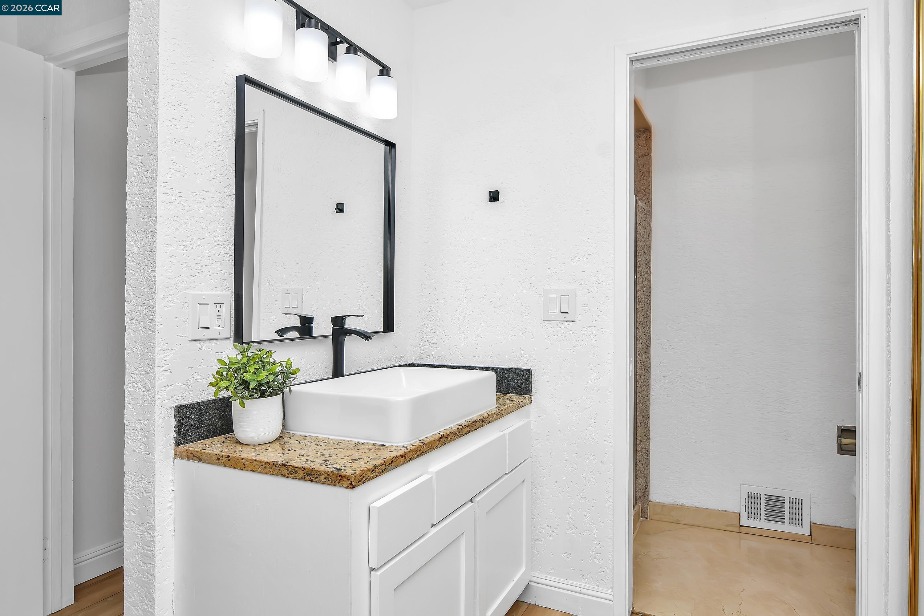 Detail Gallery Image 24 of 45 For 4126 Camelot Ct, Pittsburg,  CA 94565 - 4 Beds | 2 Baths