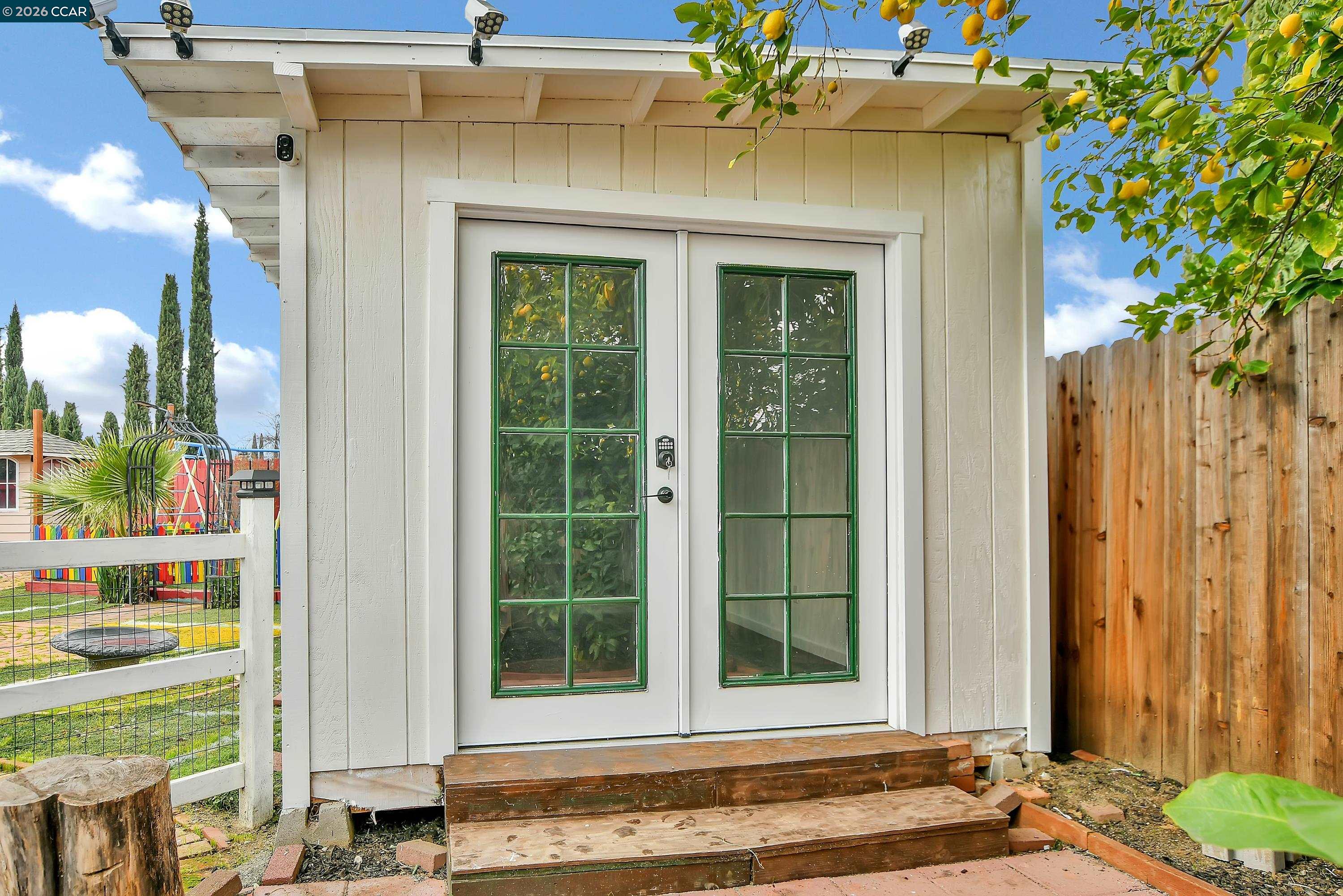 Detail Gallery Image 28 of 45 For 4126 Camelot Ct, Pittsburg,  CA 94565 - 4 Beds | 2 Baths