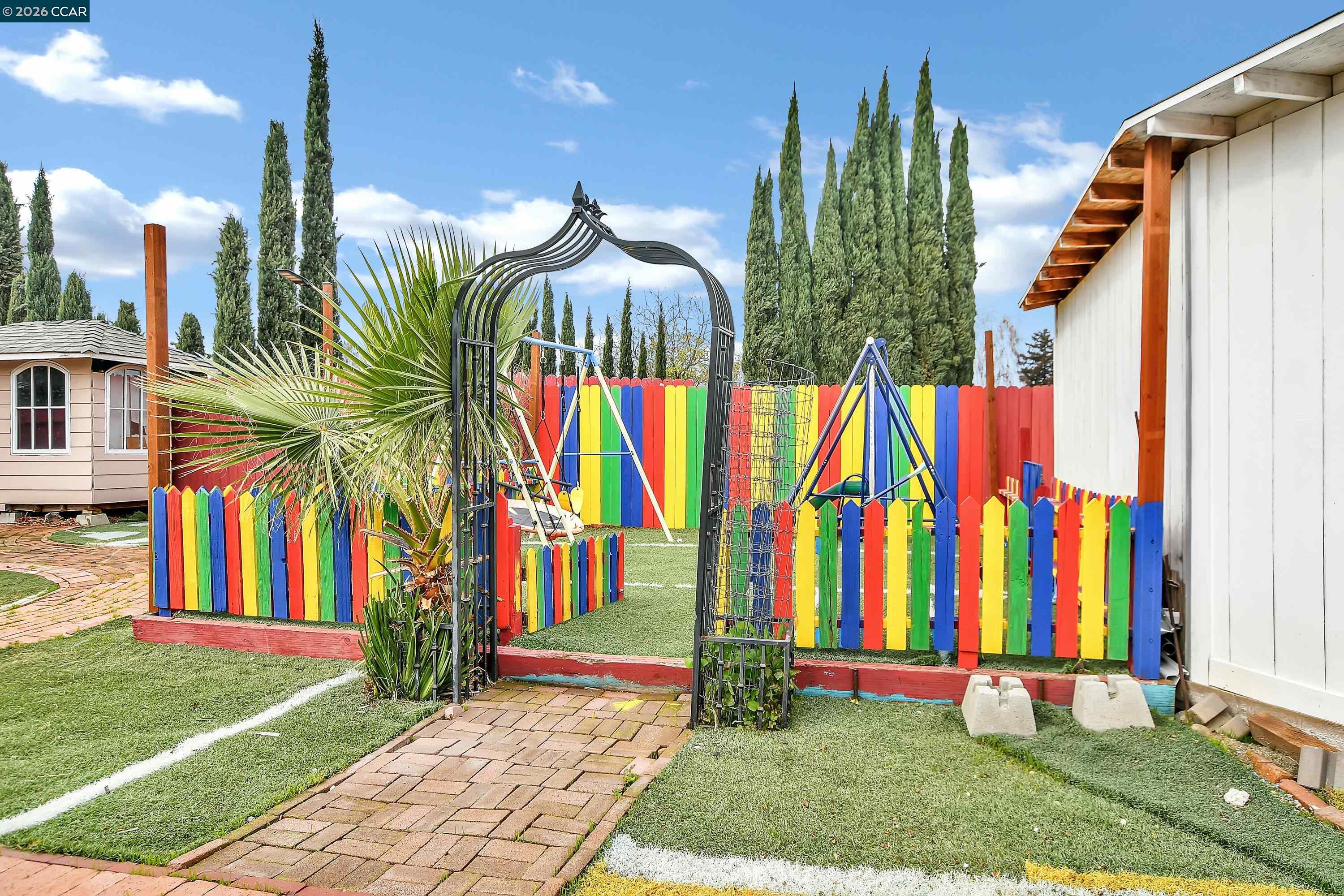 Detail Gallery Image 34 of 45 For 4126 Camelot Ct, Pittsburg,  CA 94565 - 4 Beds | 2 Baths