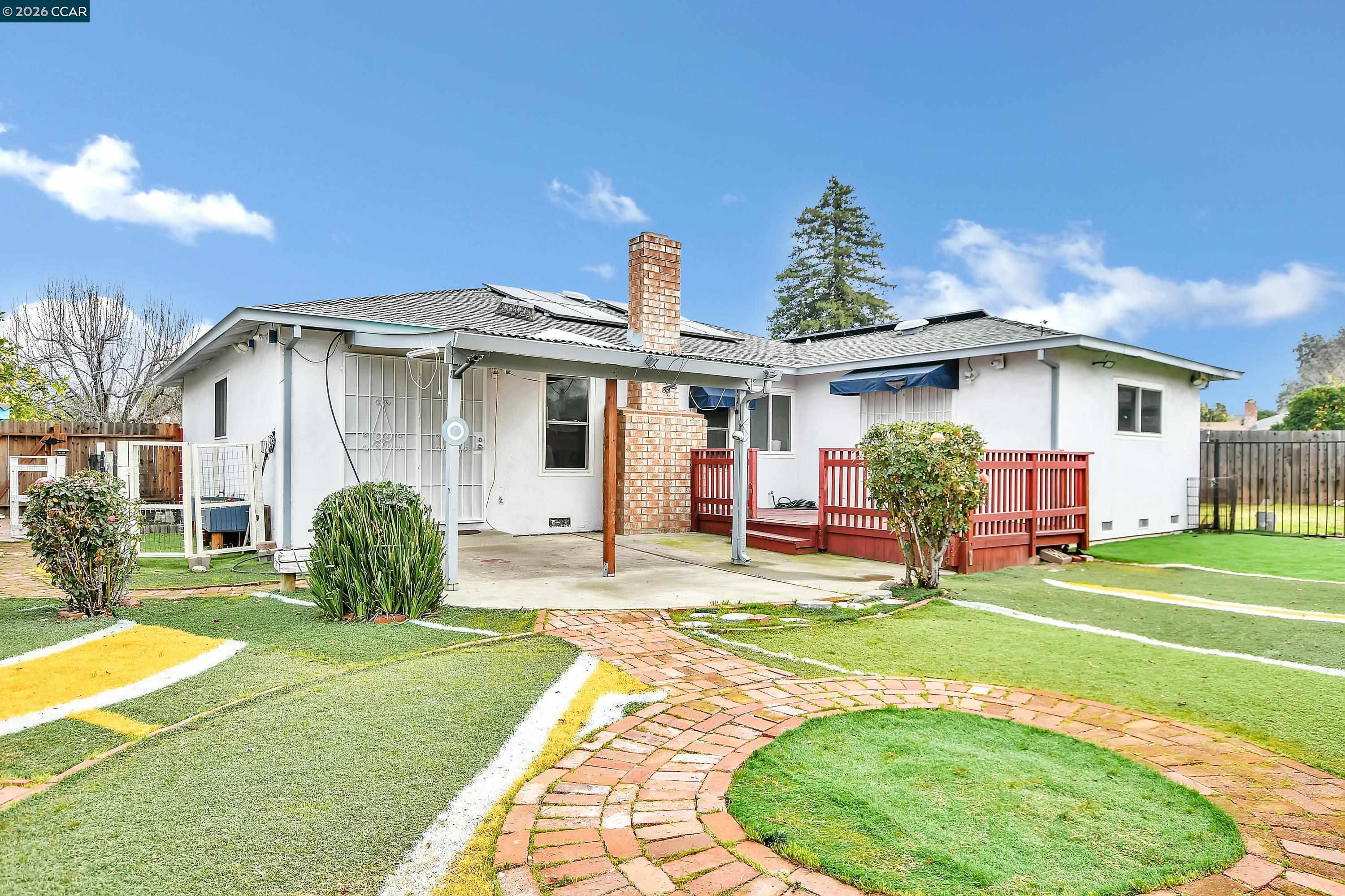 Detail Gallery Image 36 of 45 For 4126 Camelot Ct, Pittsburg,  CA 94565 - 4 Beds | 2 Baths