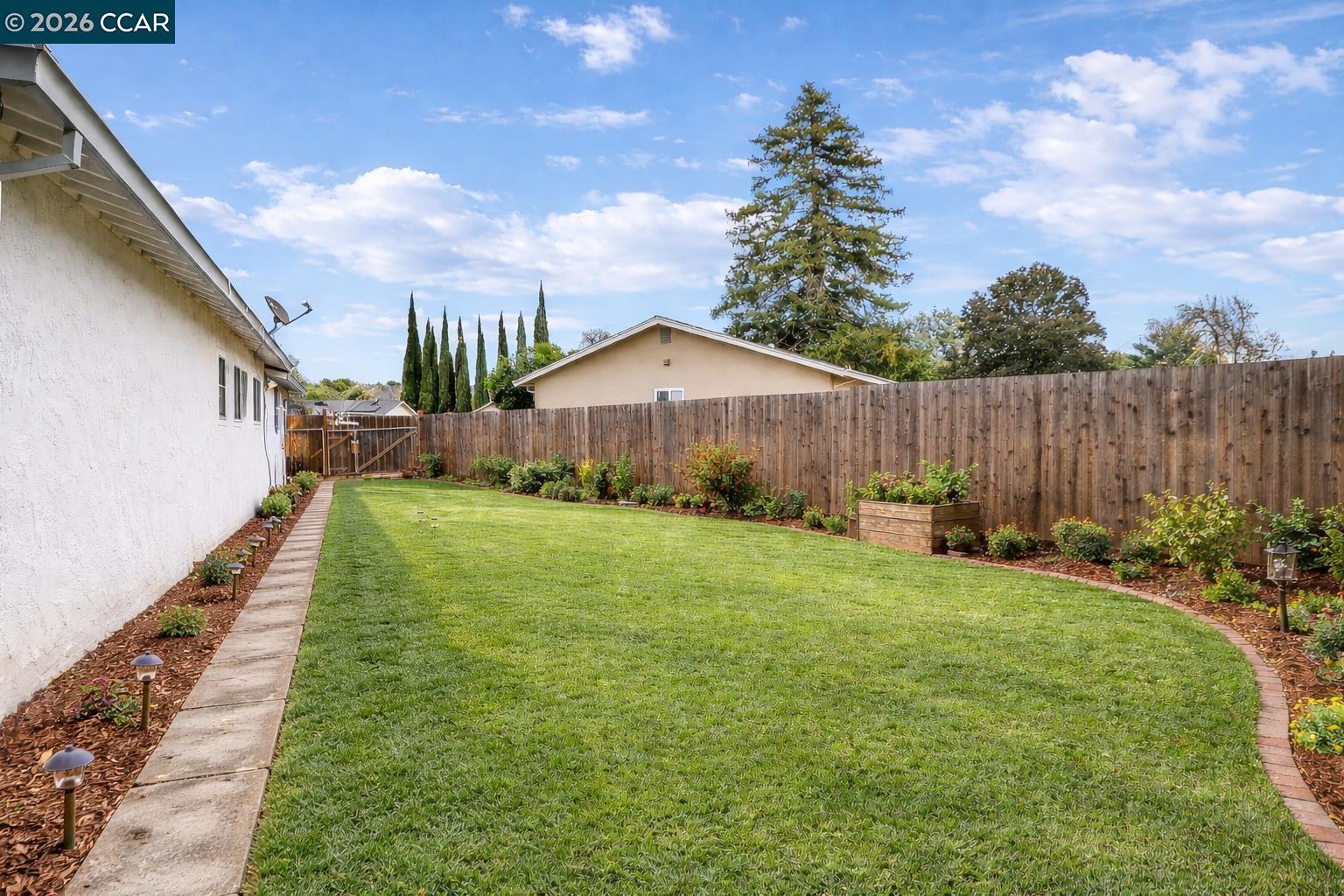 Detail Gallery Image 39 of 45 For 4126 Camelot Ct, Pittsburg,  CA 94565 - 4 Beds | 2 Baths